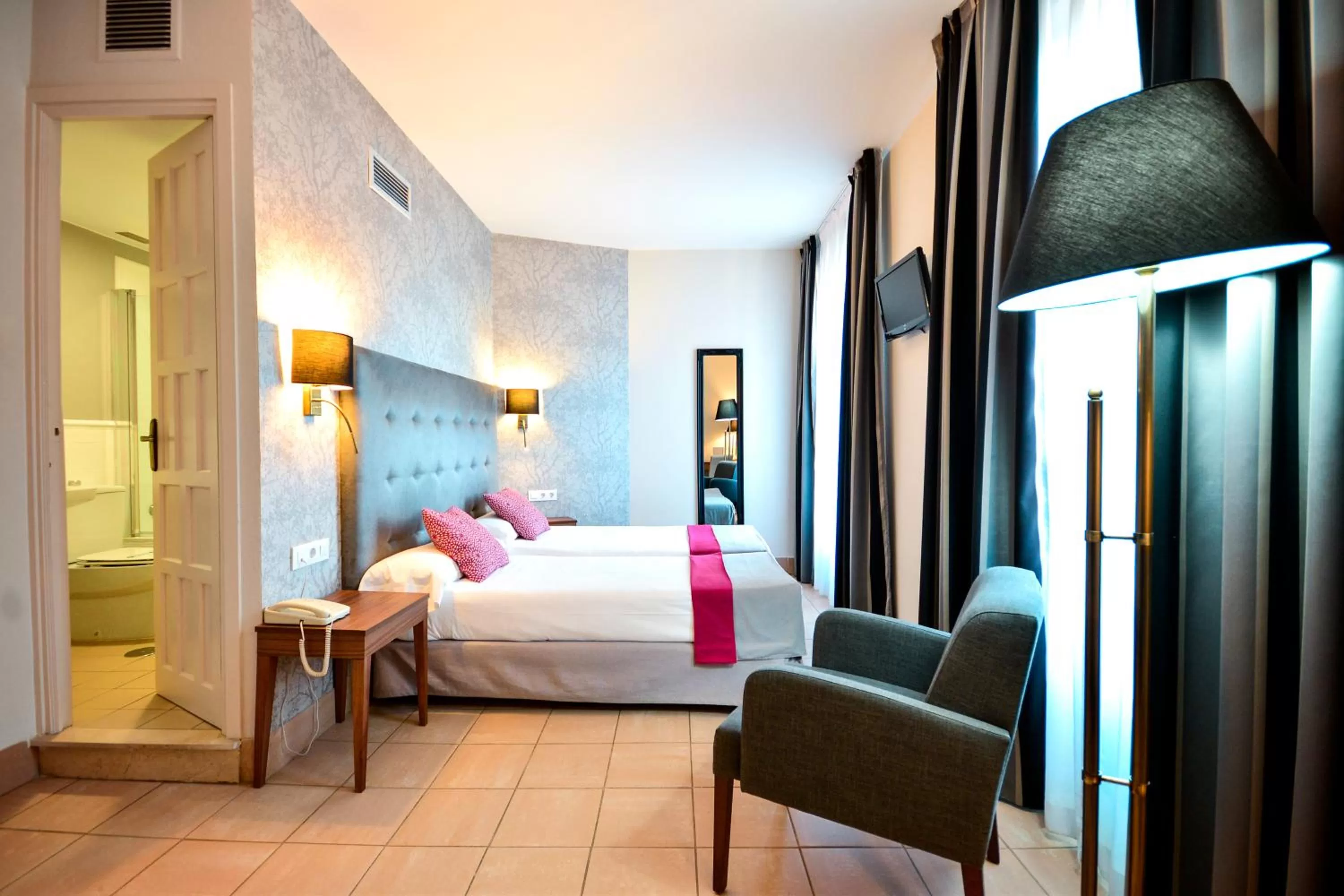 Bed in Hotel Oromana