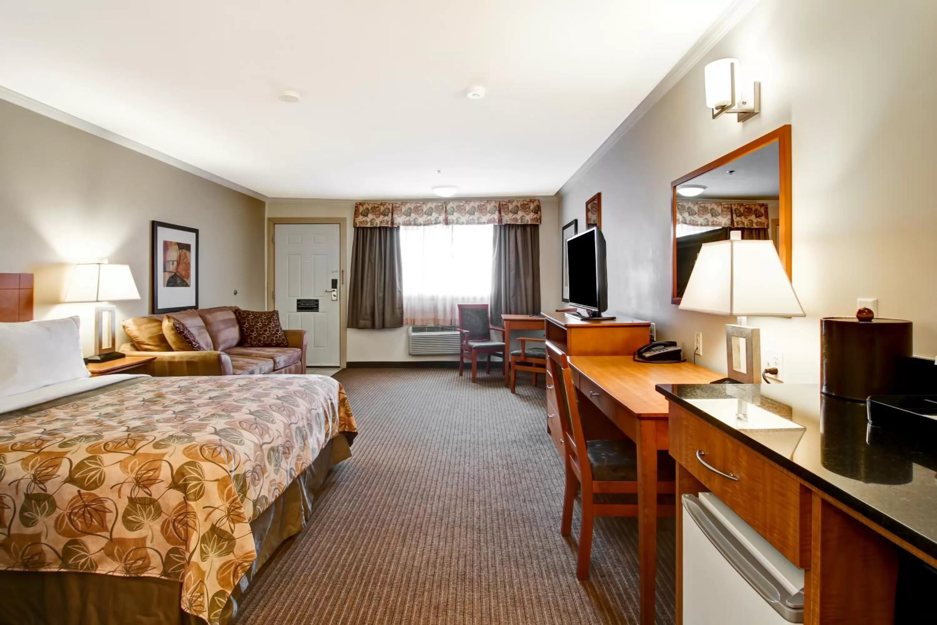 Photo of the whole room, Bed in Canalta Jurassic - Drumheller