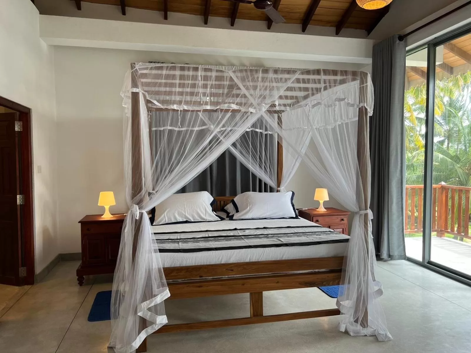 Bed in Galawatta Beach Resort