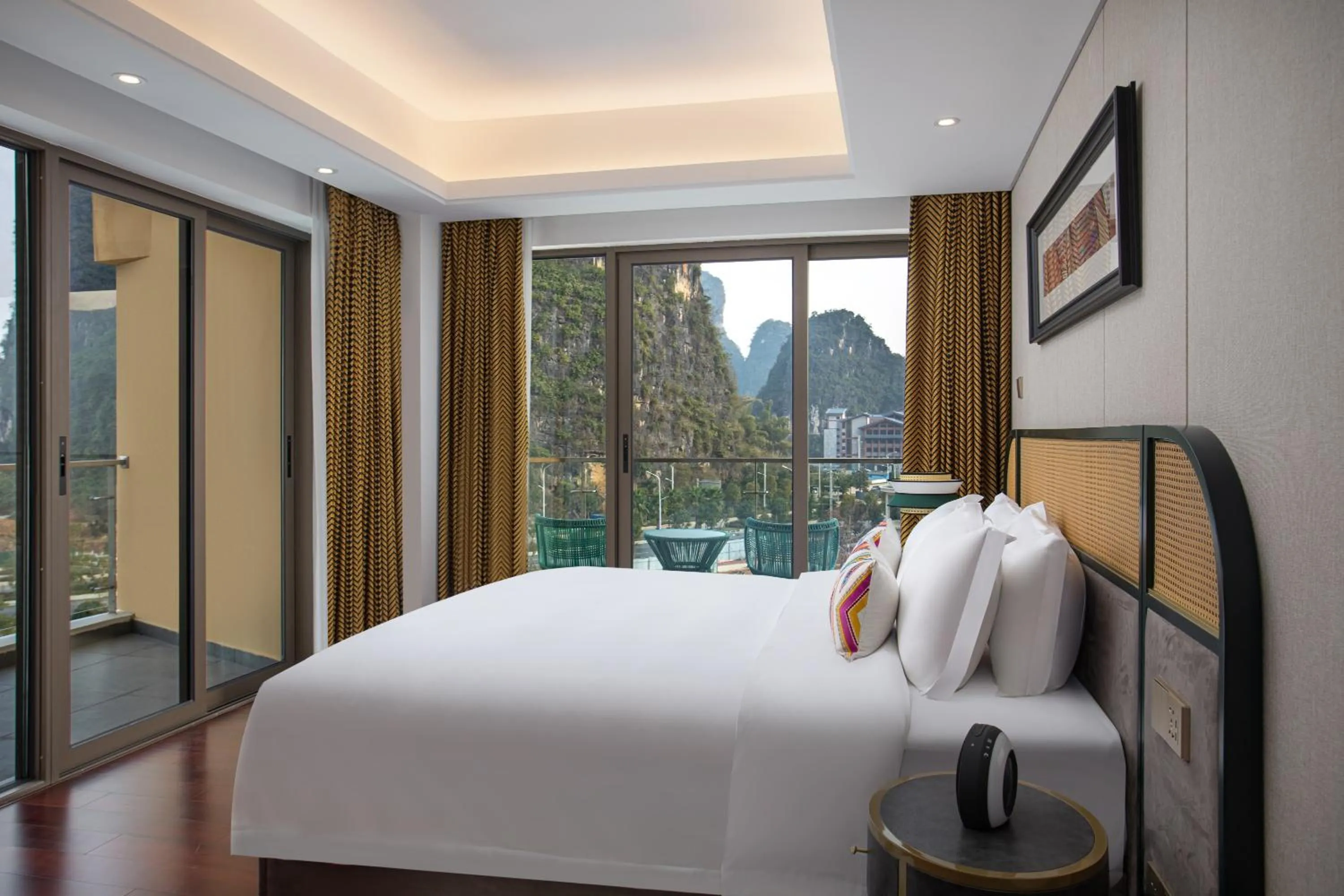 Photo of the whole room, Bed in Wingate By Wyndham Yangshuo