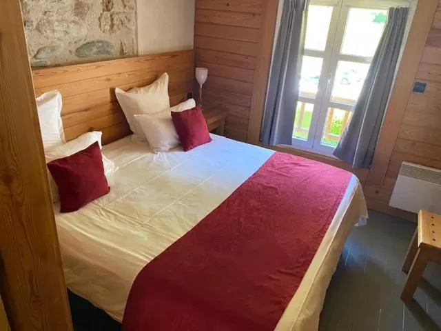 Bed in Casino Circus d'Allevard