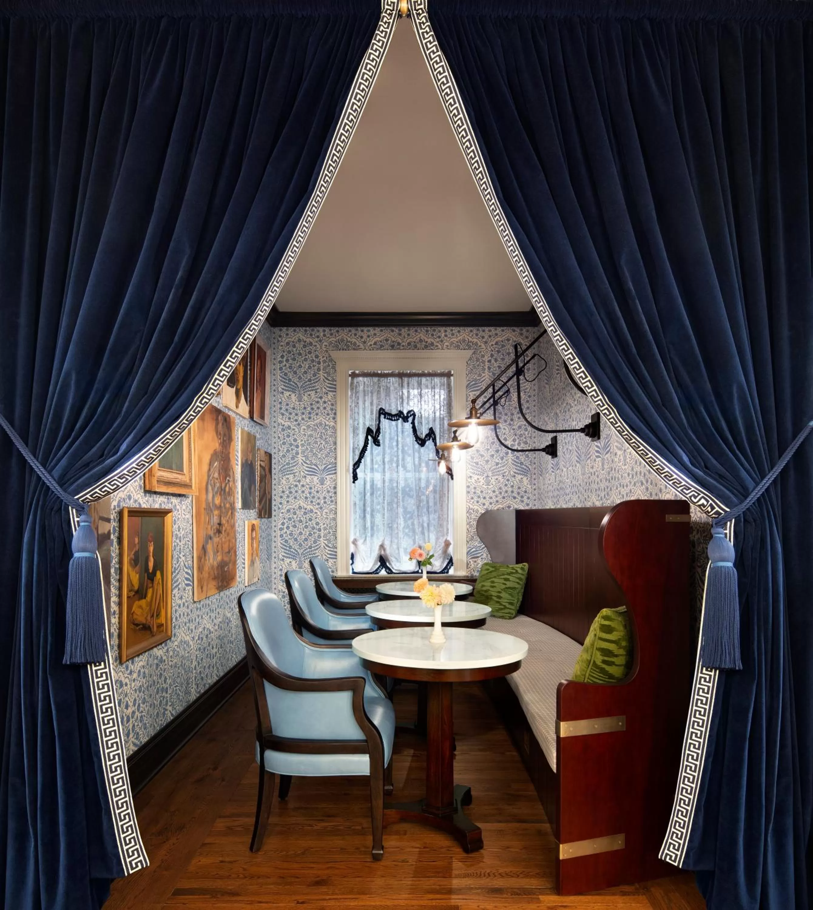 Dining area in Graduate by Hilton New Haven