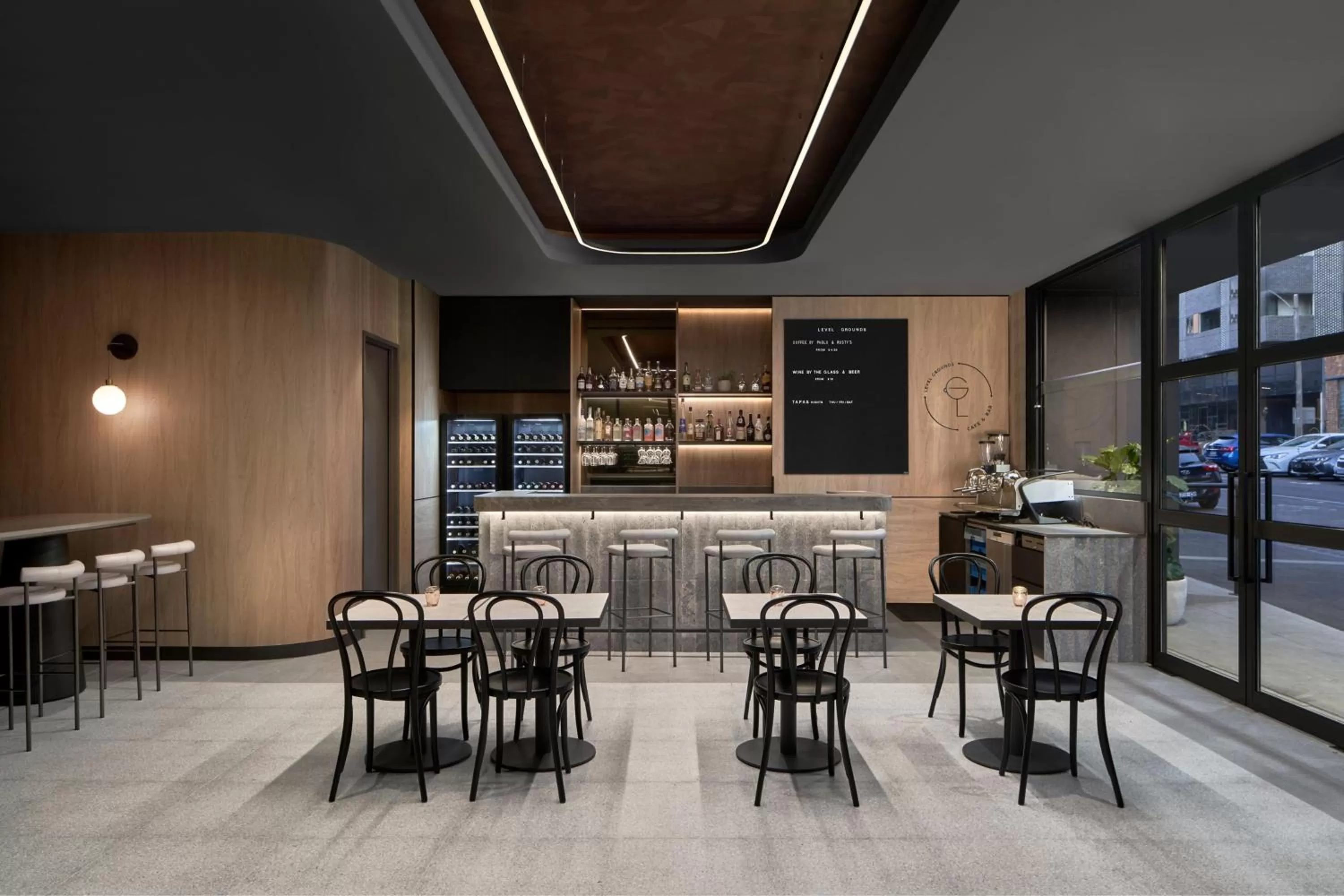 Lounge or bar in Courtyard by Marriott Melbourne Flagstaff Gardens