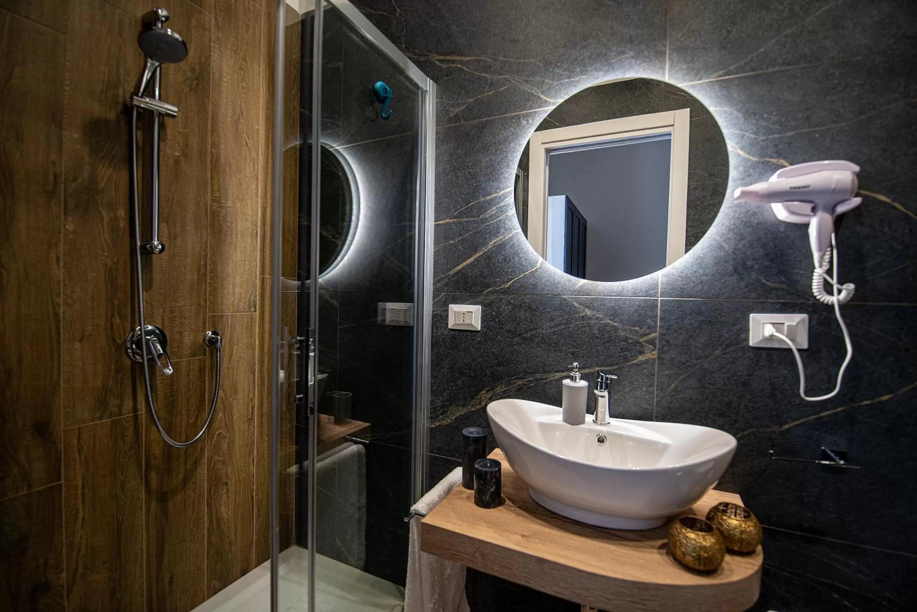 Shower in VIVI A NAPOLI