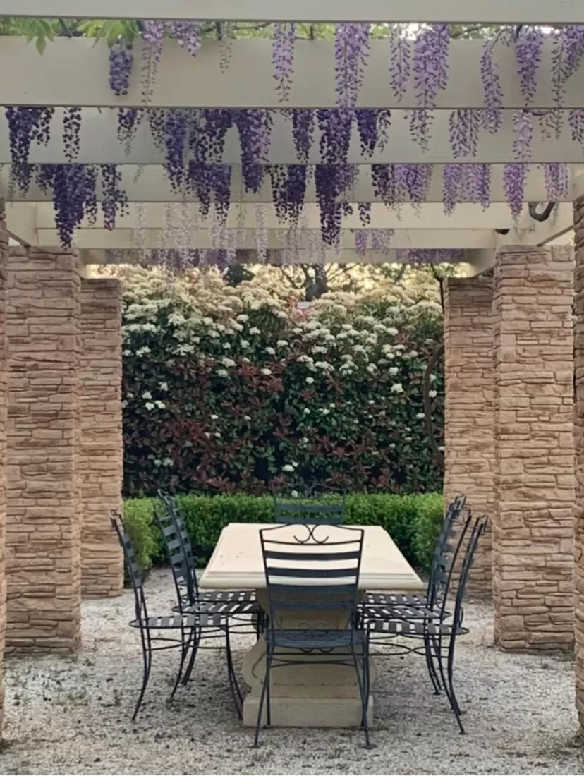 Garden in Howlong Old Post Office Luxury Suite