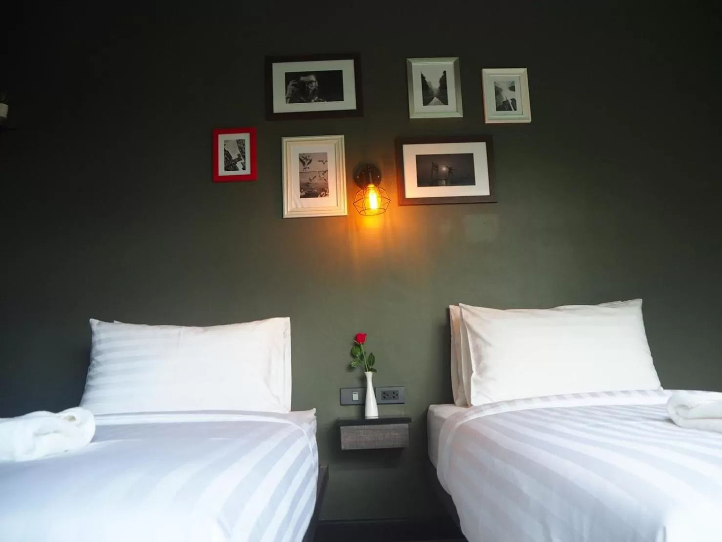 Photo of the whole room, Bed in BBhouse Rambuttri 2