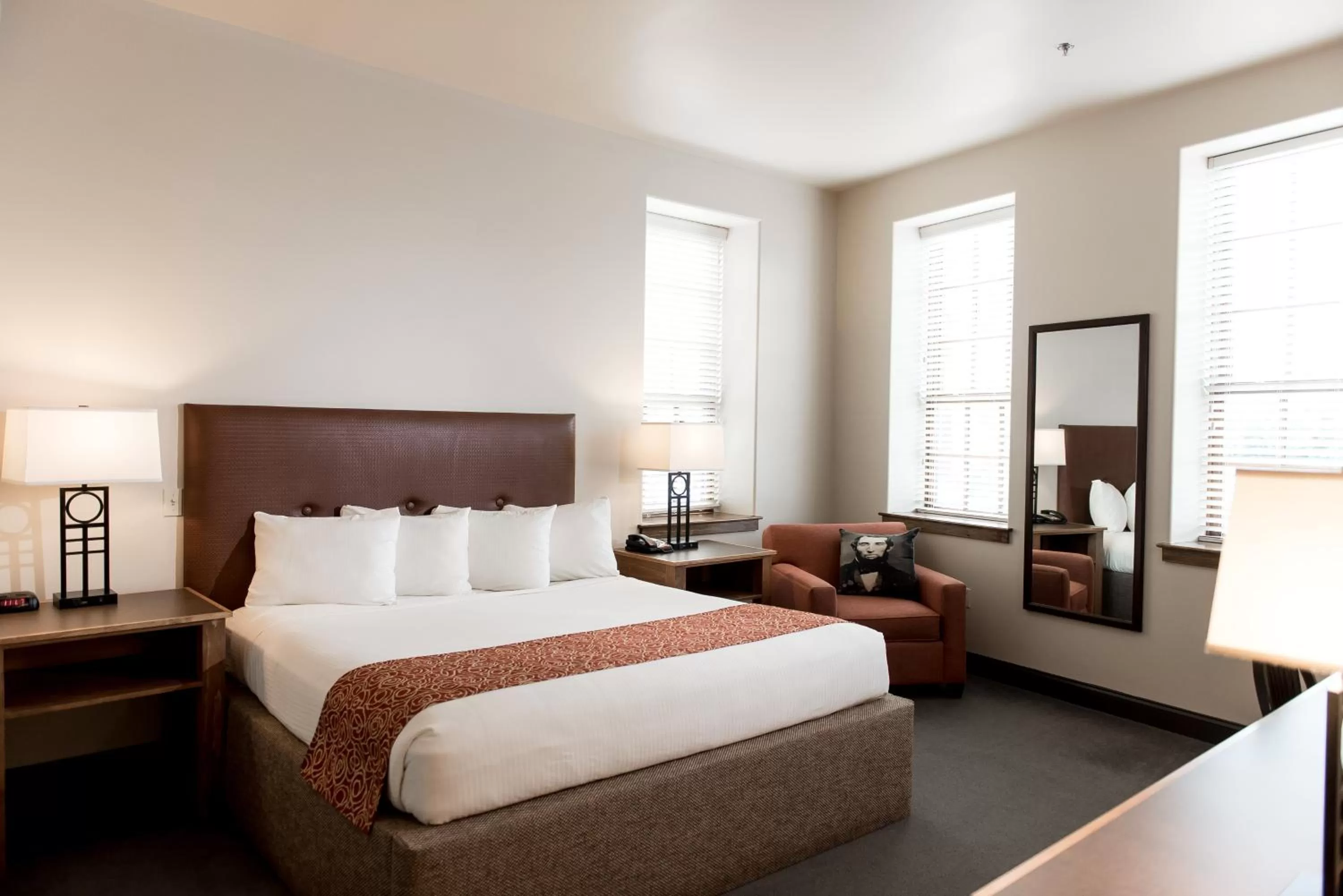 Photo of the whole room, Bed in Cork Factory Hotel