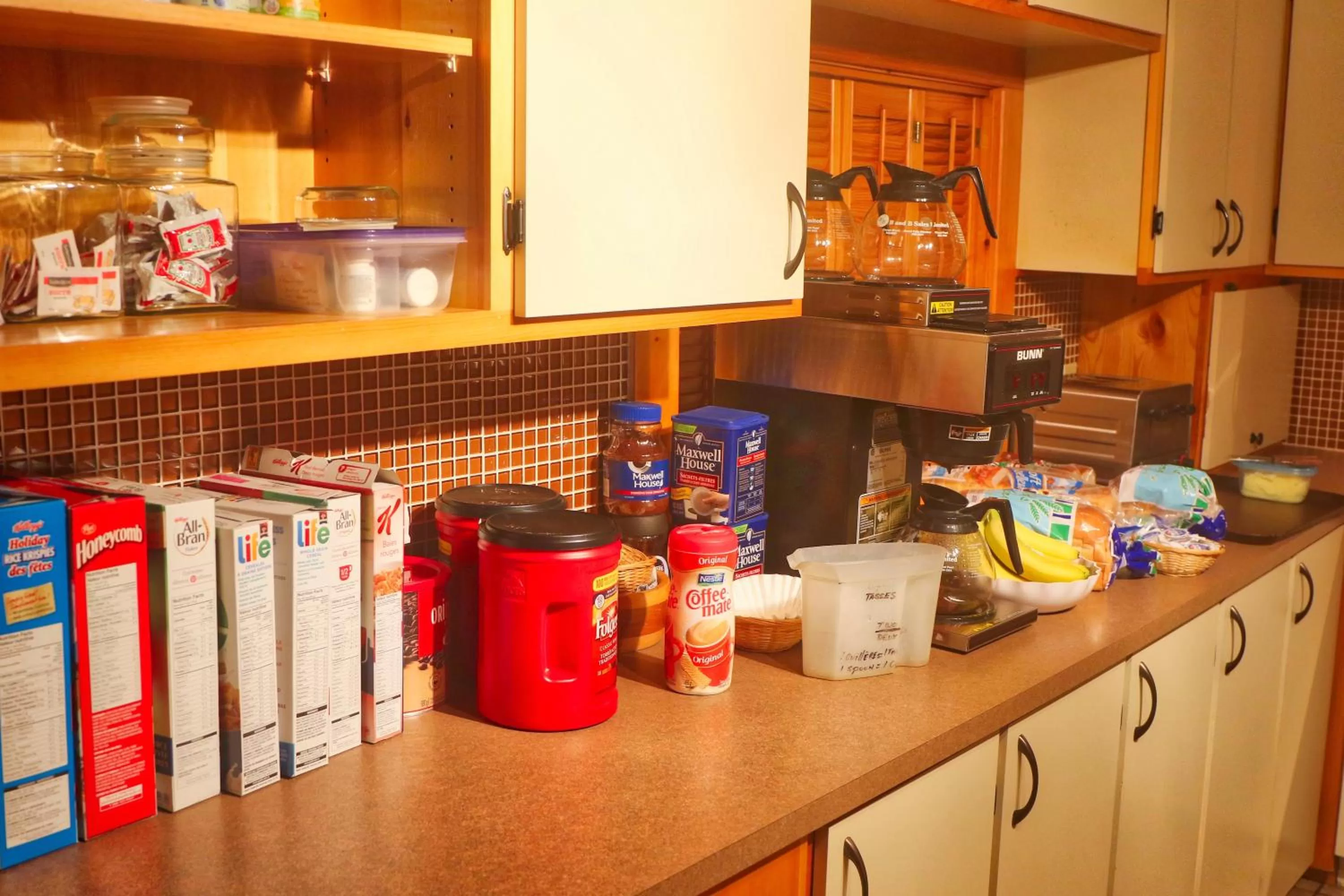 Breakfast in Auberge Motel 4 Saisons