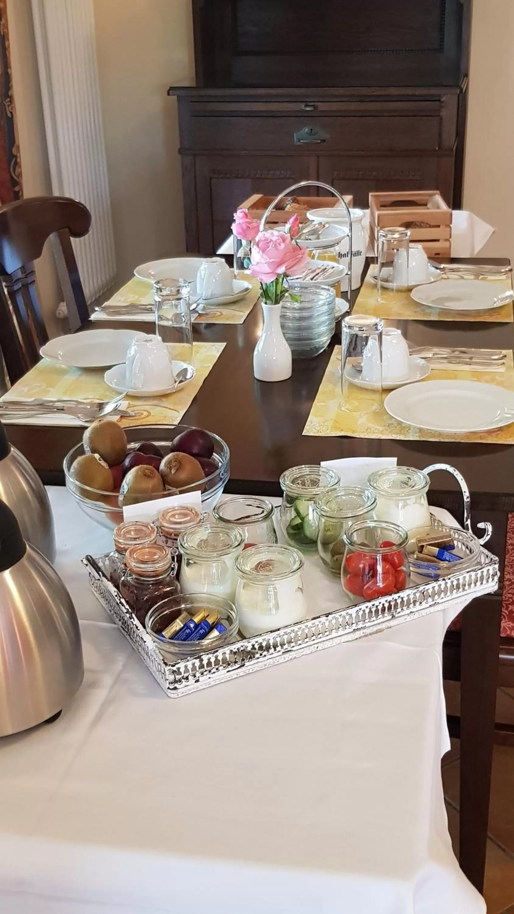 Food and drinks in Gästehaus Vinetum