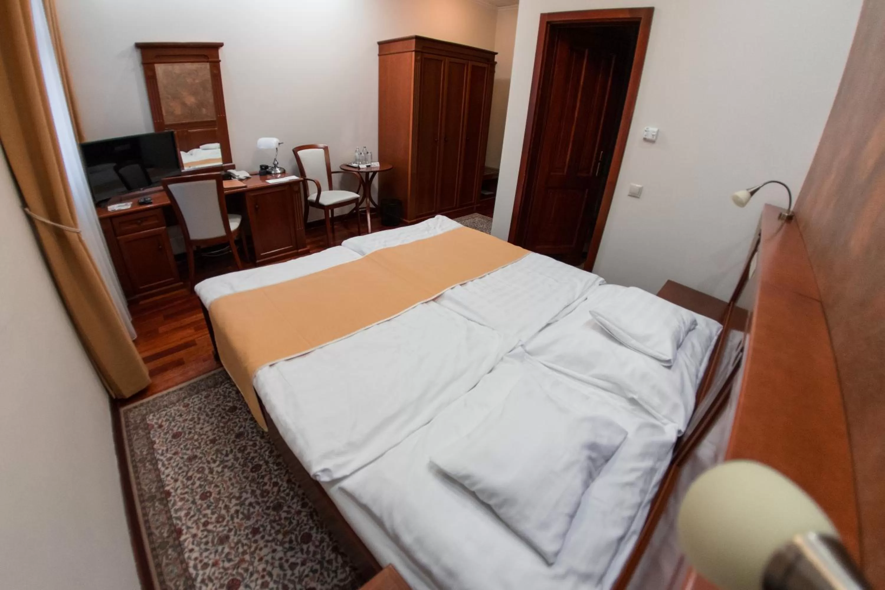 Photo of the whole room in Nimród Bioszálloda és Bioétterem