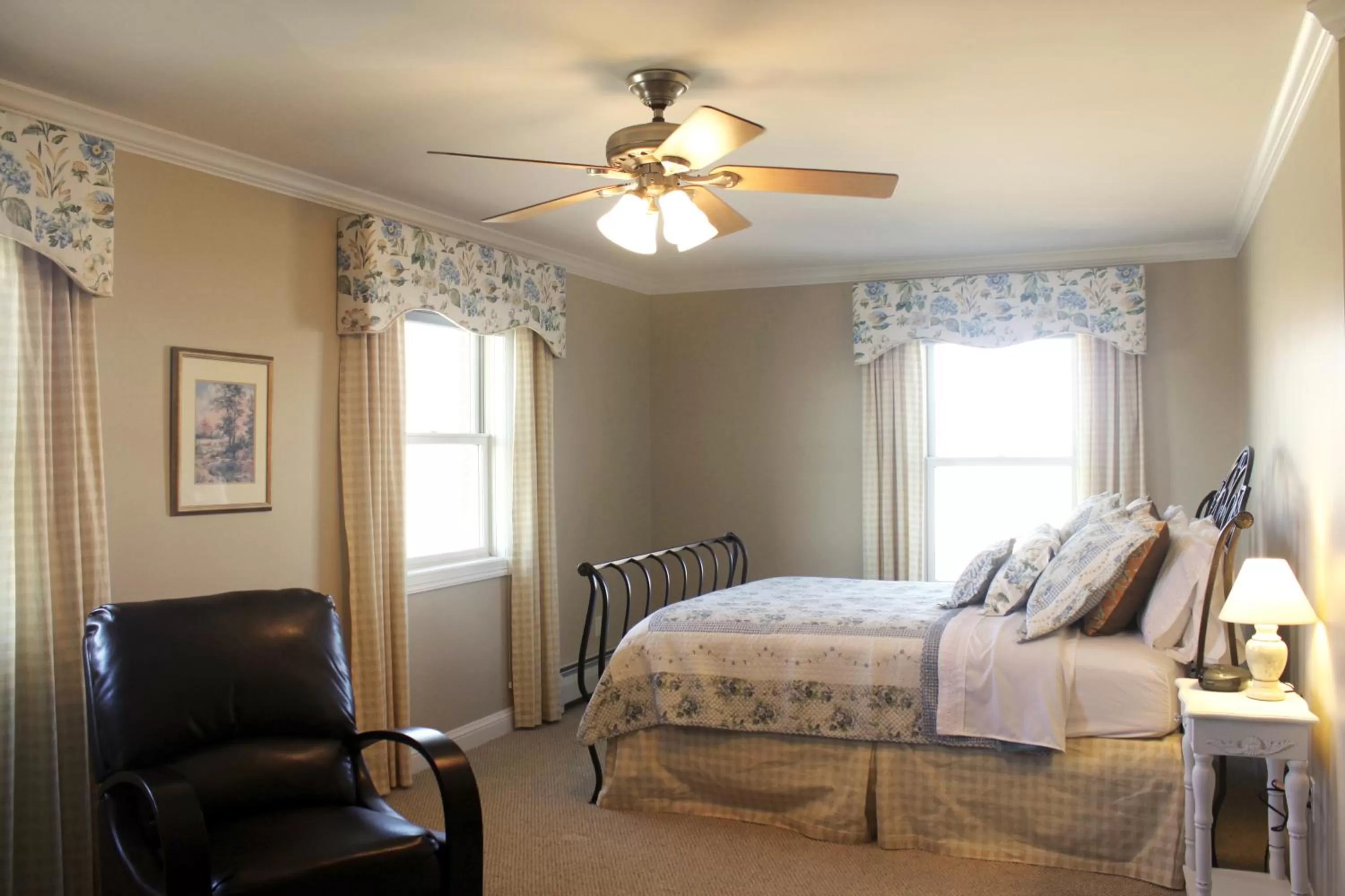 Seating Area in Lamp Post Lodge