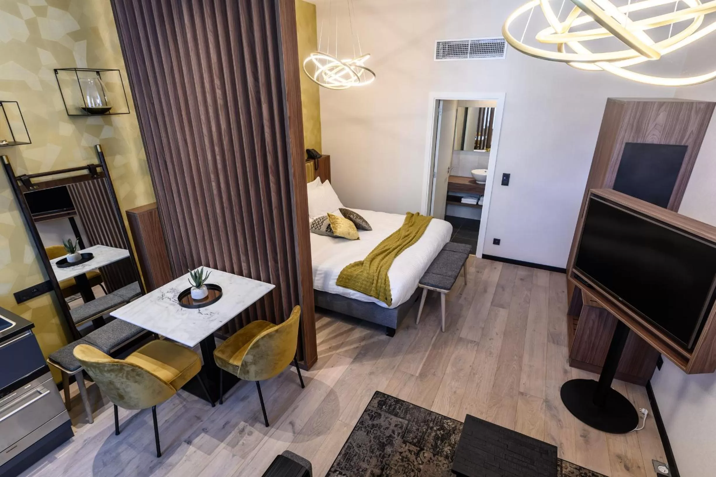 Photo of the whole room, Bed in Leopold Hotel Oudenaarde