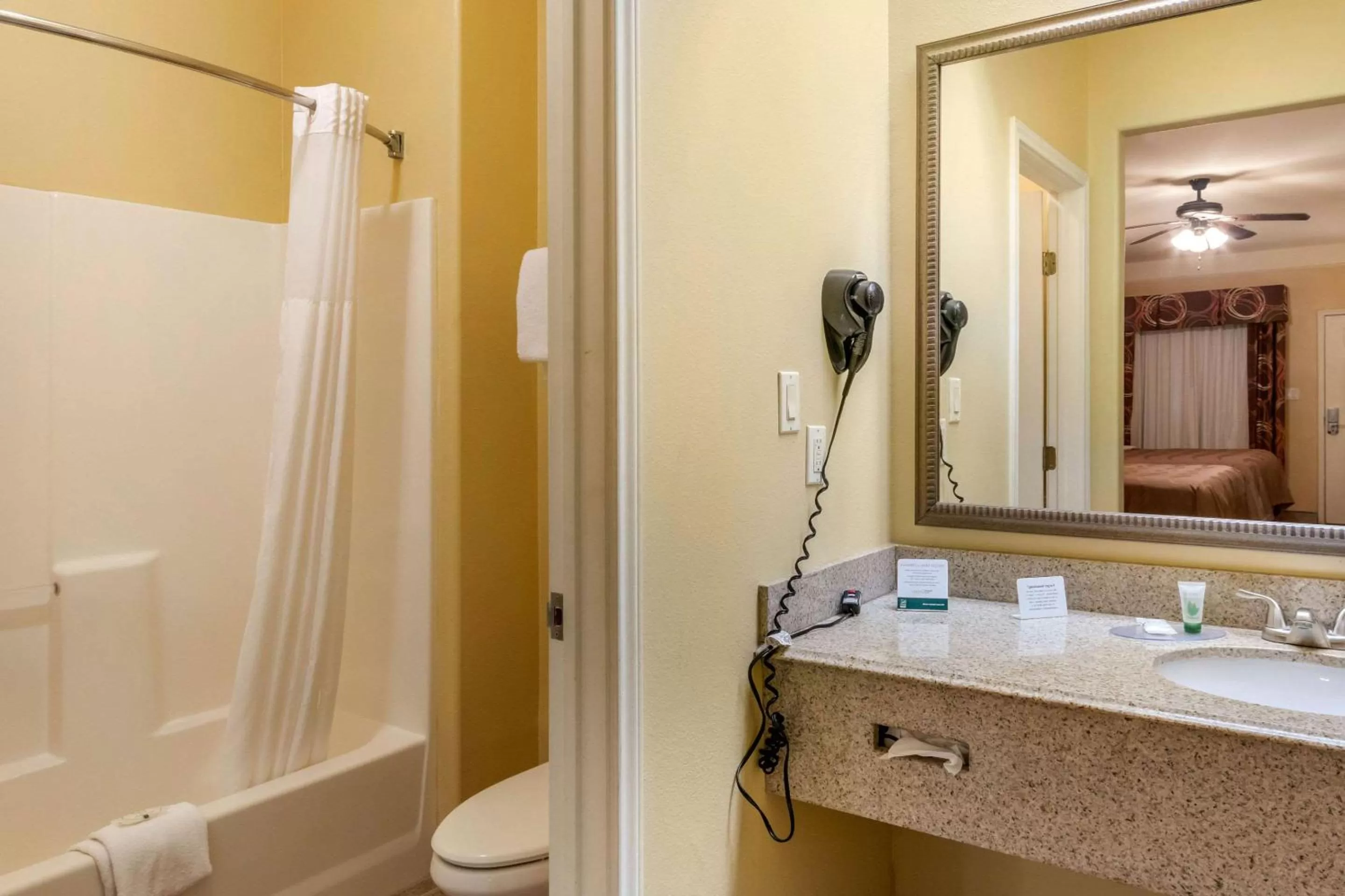 Bathroom in Quality Inn & Suites at The Outlets Mercedes-Weslaco