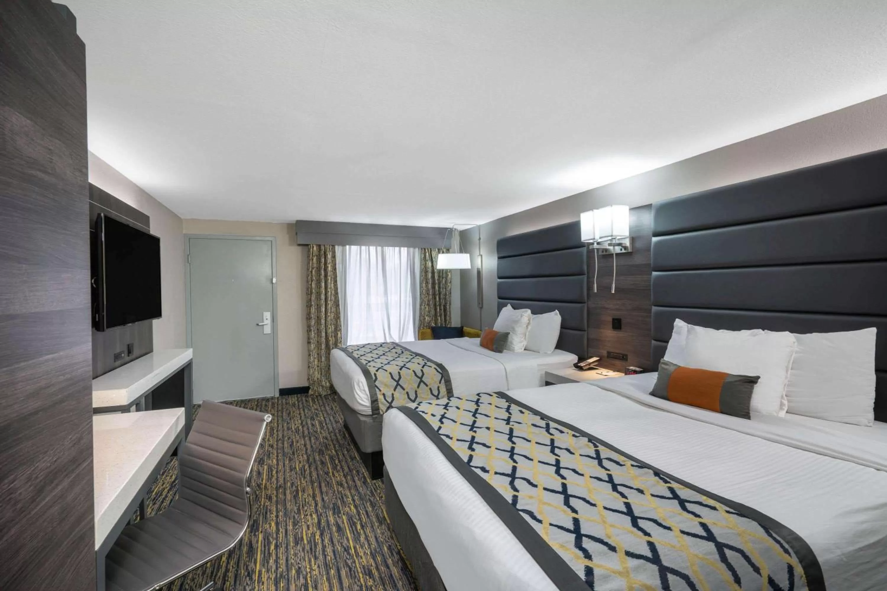 Photo of the whole room, Bed in Baymont by Wyndham Murfreesboro