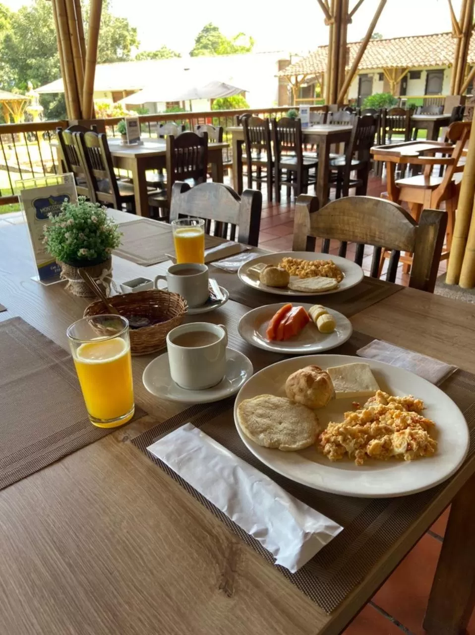 Restaurant/places to eat in Hotel Campestre Montecarlo