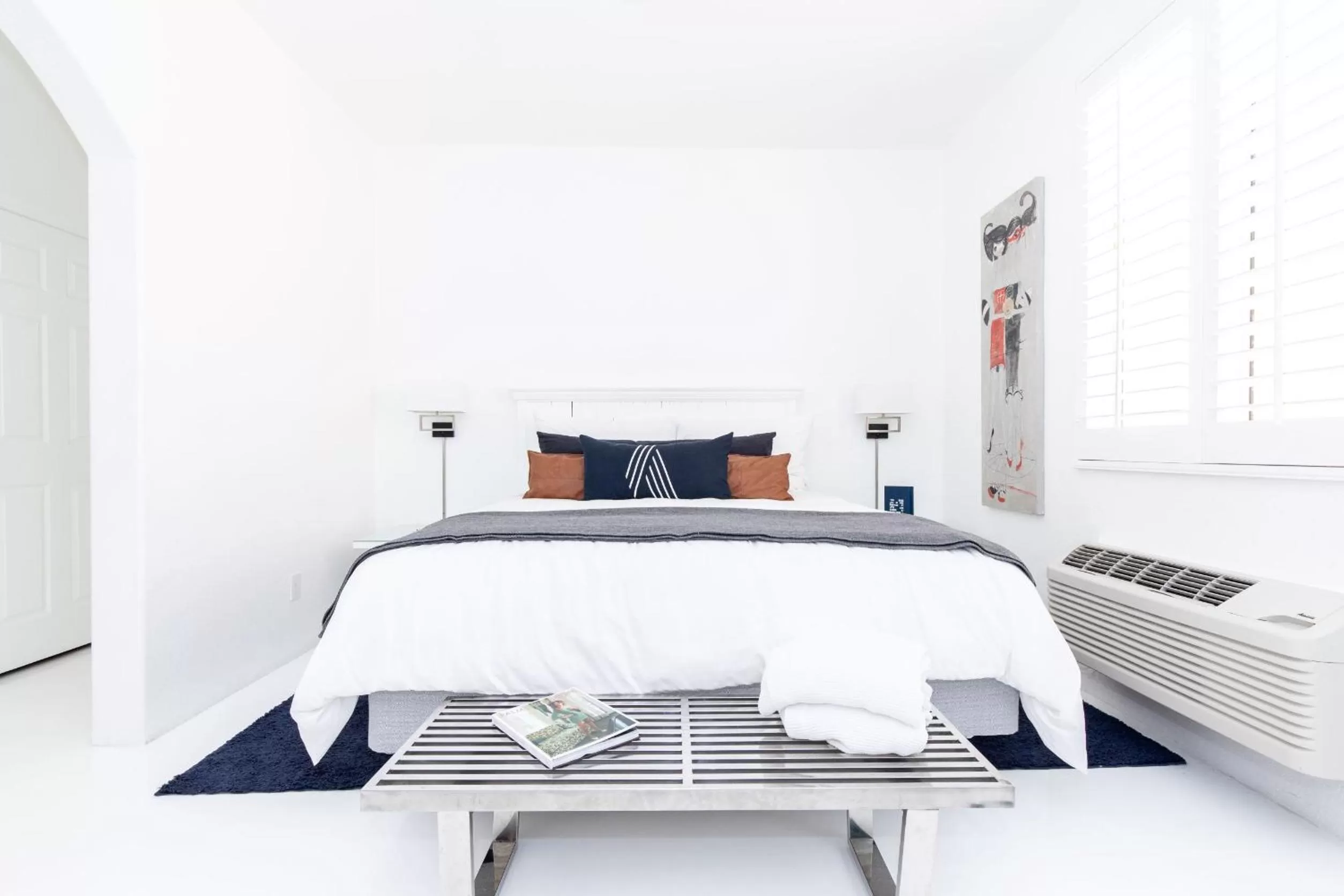 Bed in Alcazar Palm Springs