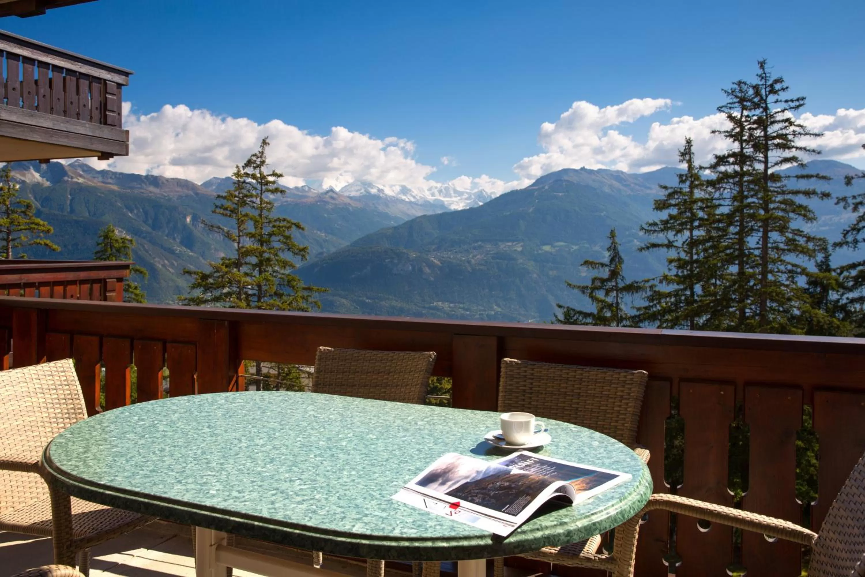 Mountain view in Aparthotel Helvetia