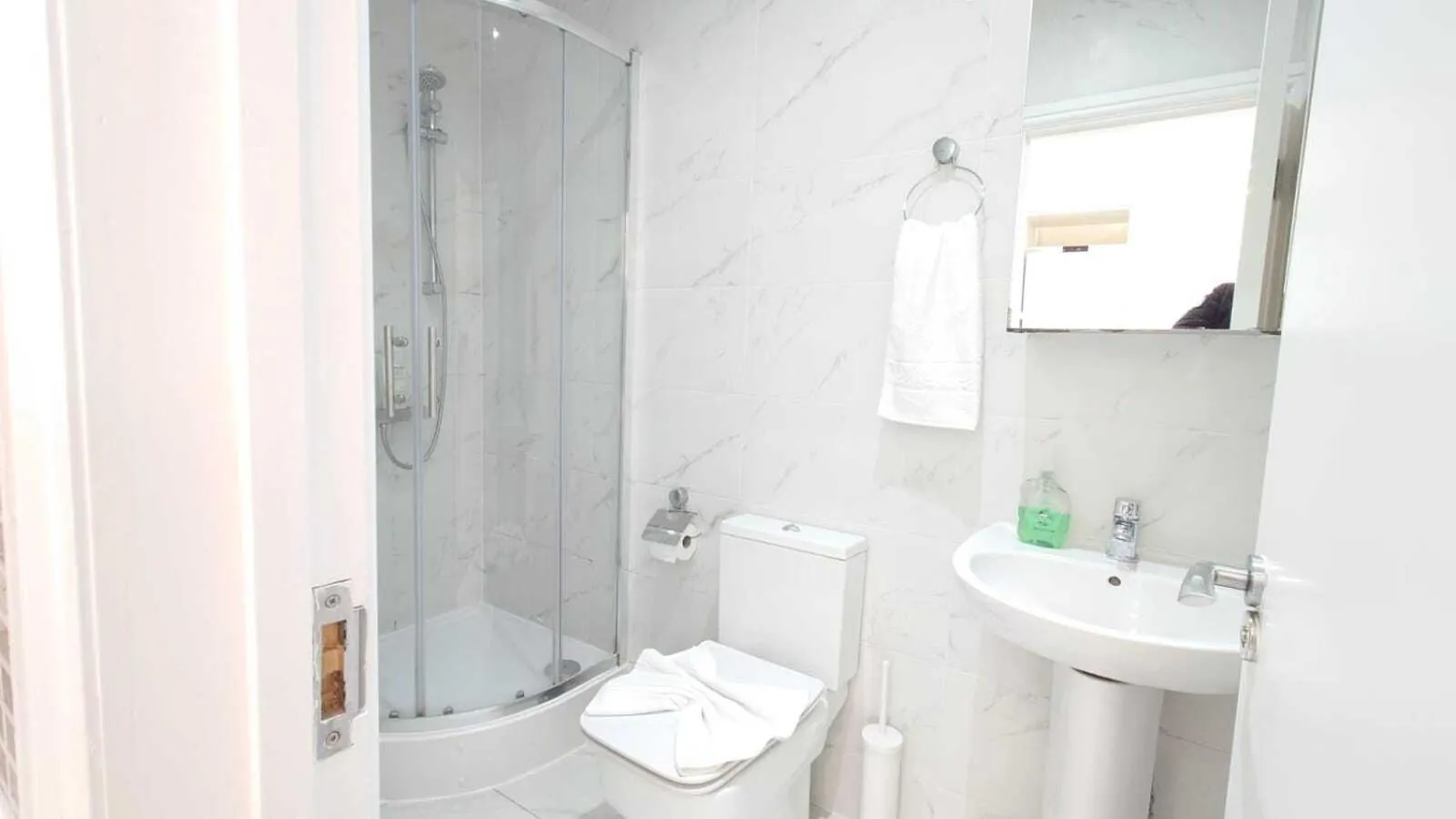 Bathroom in Kings Cross Prime Stay Apartments