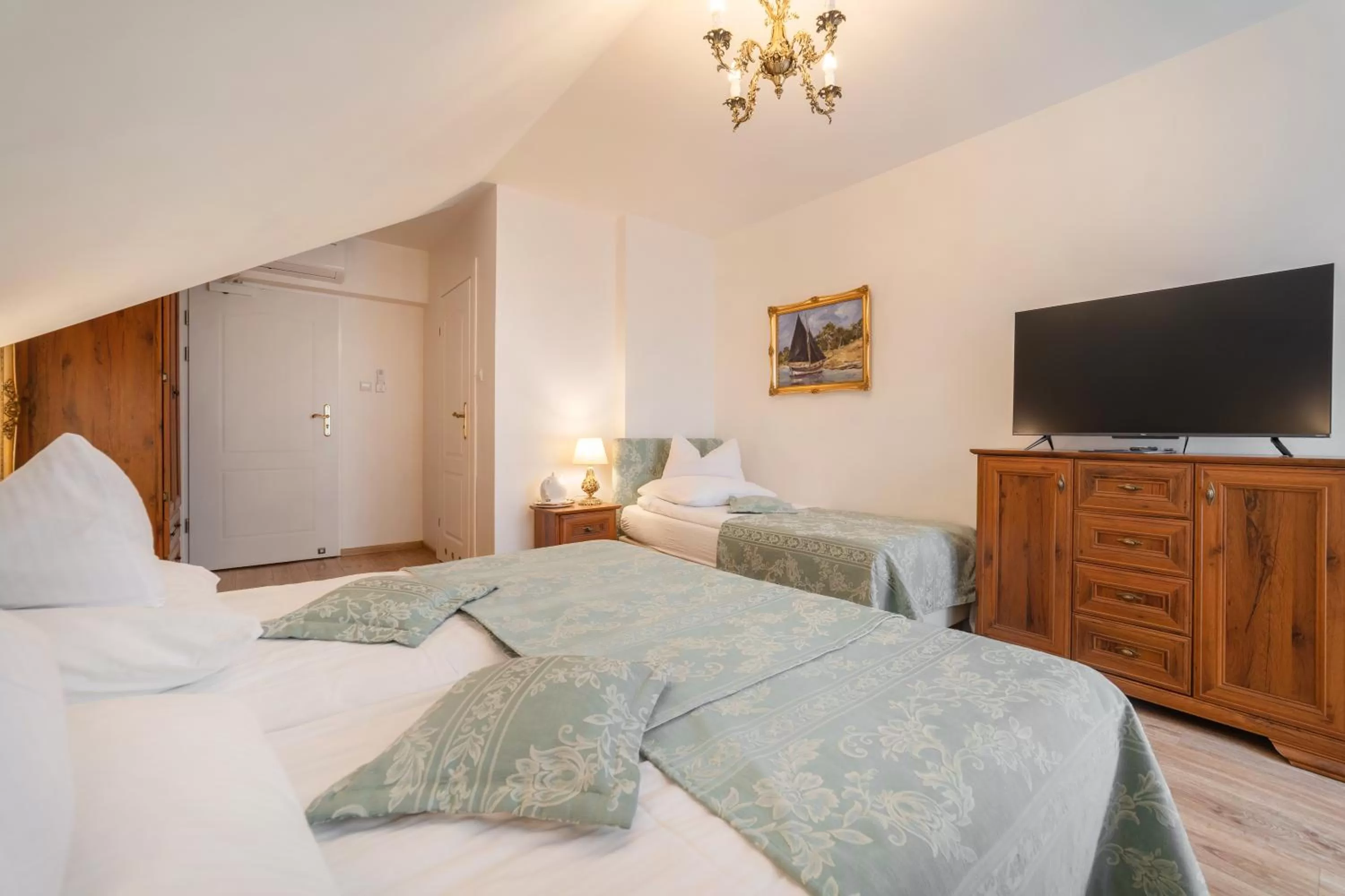 Bed in Pensjonat & Restauracja Admirał