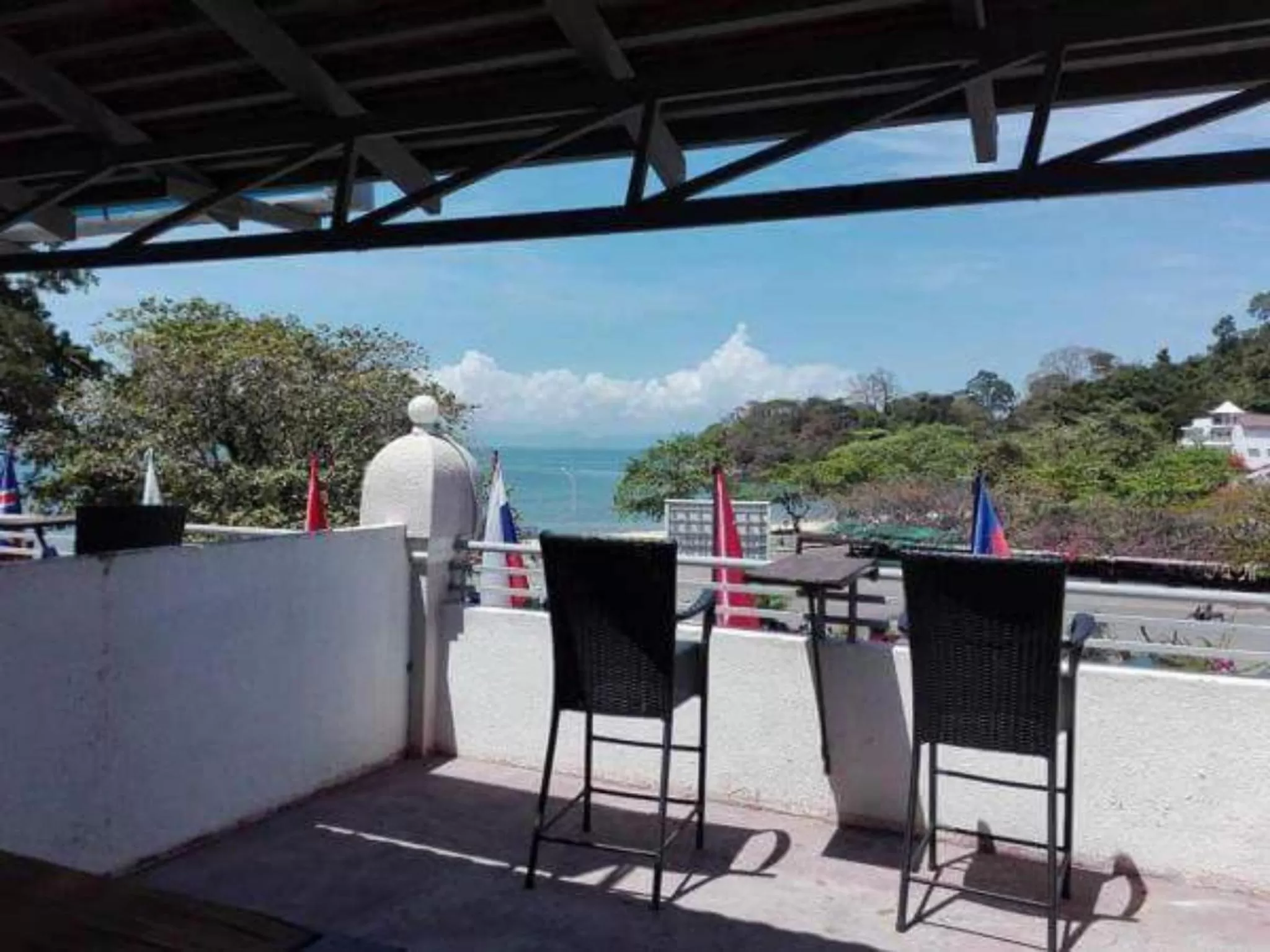 Restaurant/places to eat in Hotel de la Plage