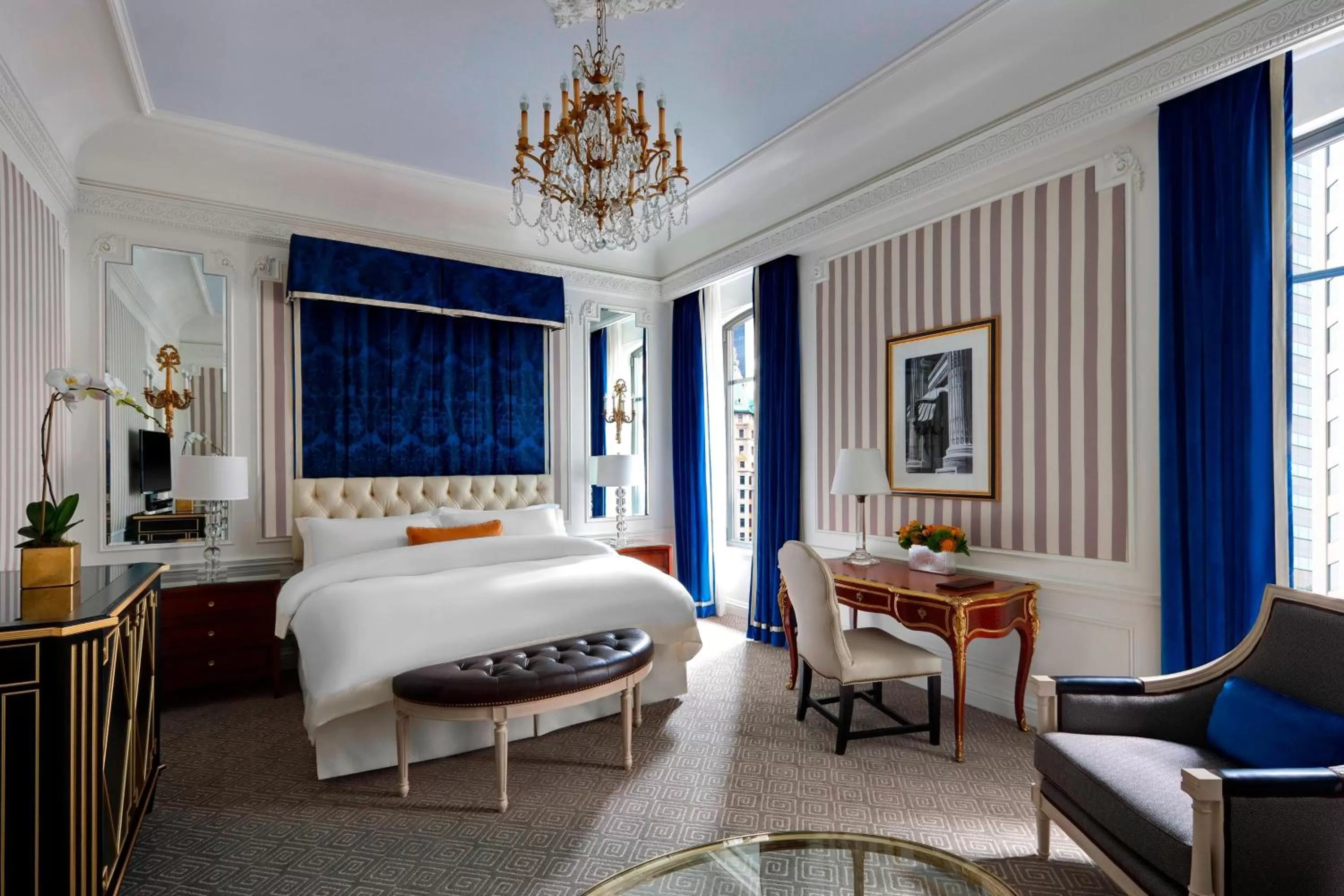 Photo of the whole room, Bed in The St. Regis New York