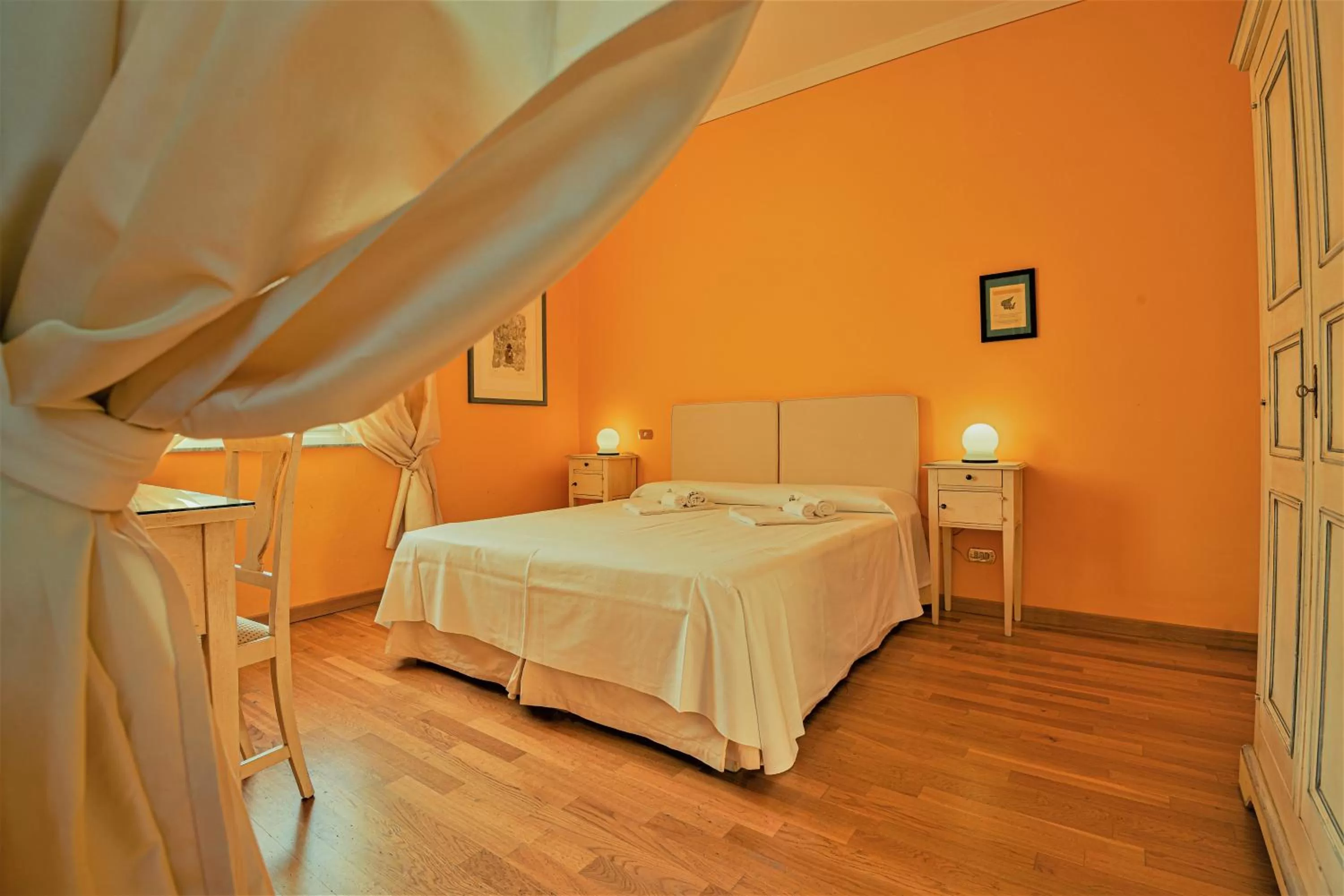 Bedroom, Bed in Albergo San Martino & Depandance
