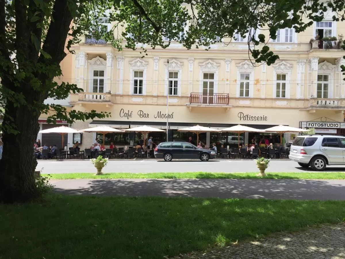 Property Building in Galerie Suites