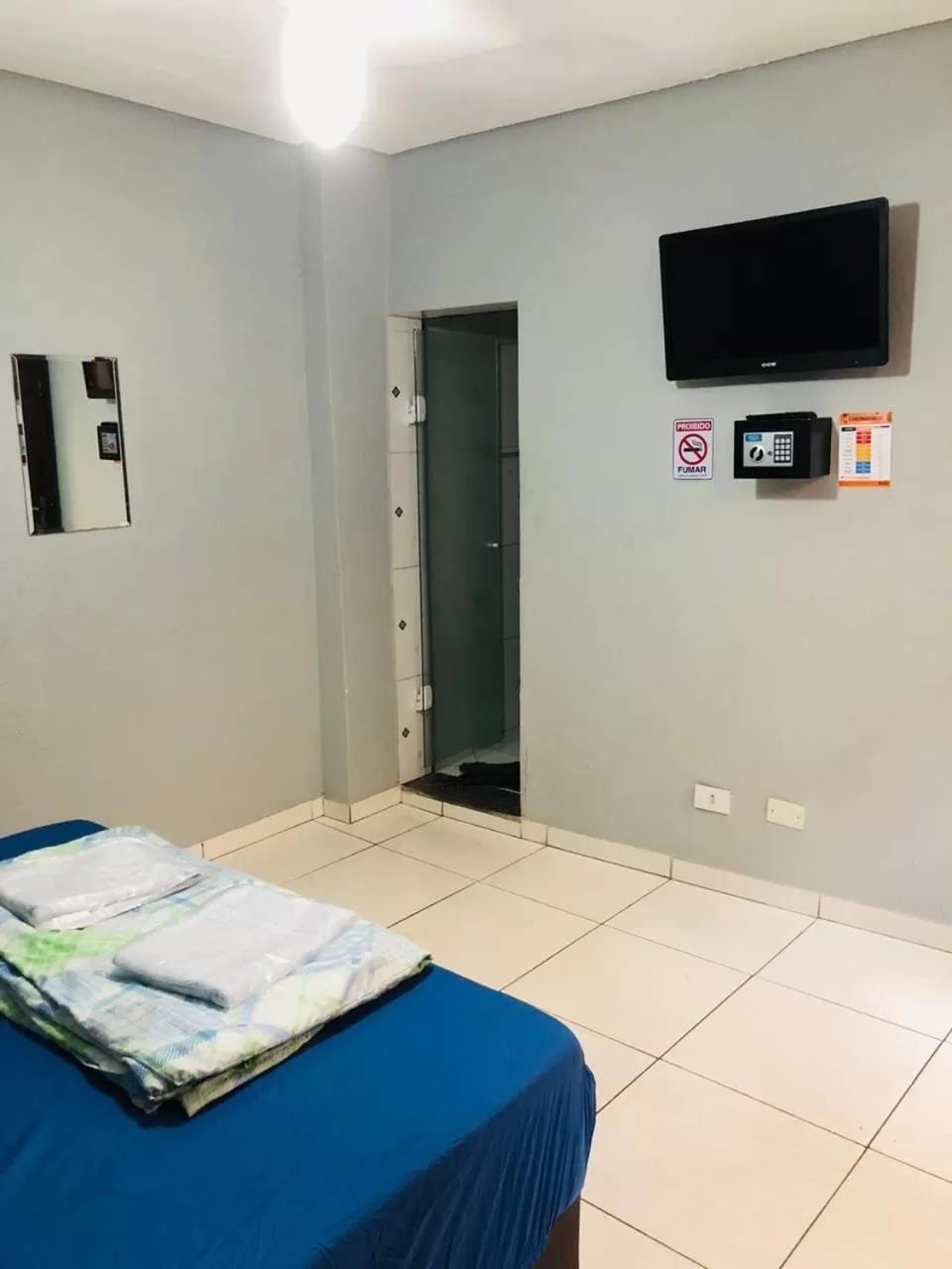 TV/Entertainment Center in Hotel Praça Orione