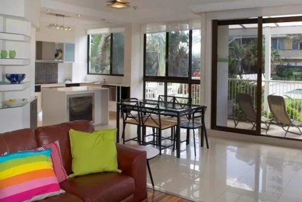 Two-Bedroom Apartment Ground Floor with Pool View in Boulevard Towers on Broadbeach