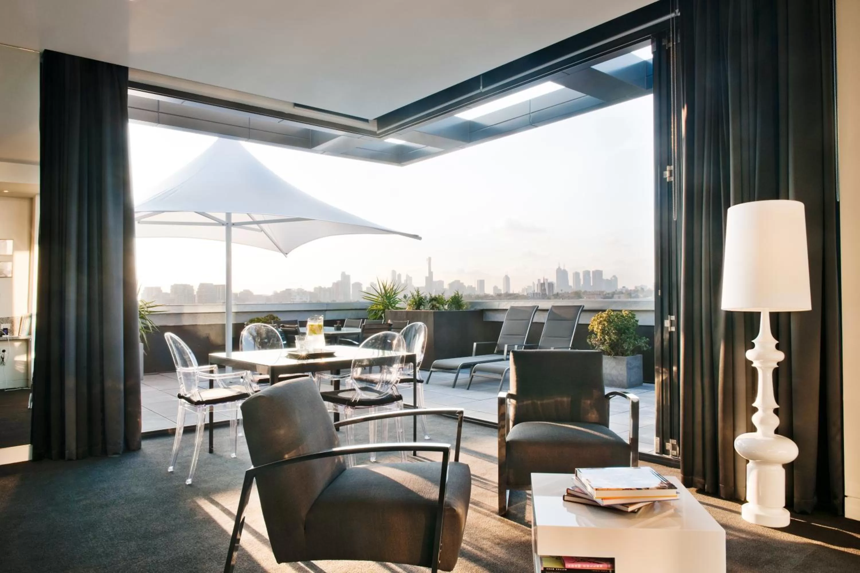 Balcony/Terrace in The Cullen Melbourne - Art Series