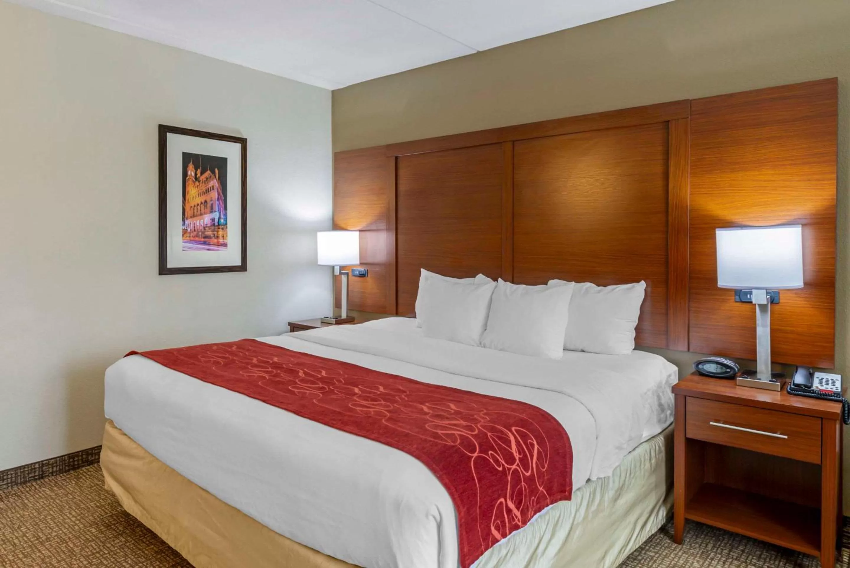 Bedroom, Bed in Comfort Suites At Virginia Center Commons