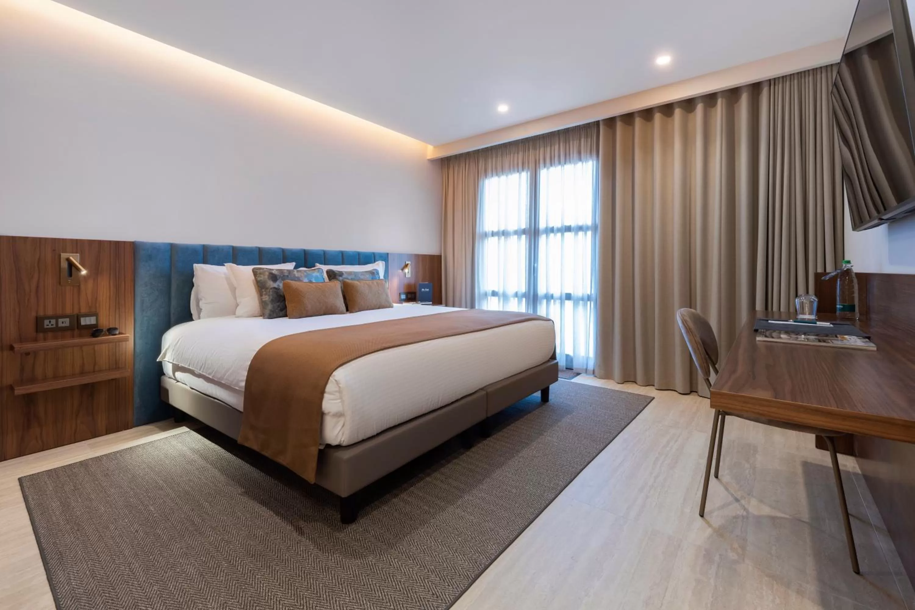 Photo of the whole room, Bed in The Duke Boutique Hotel