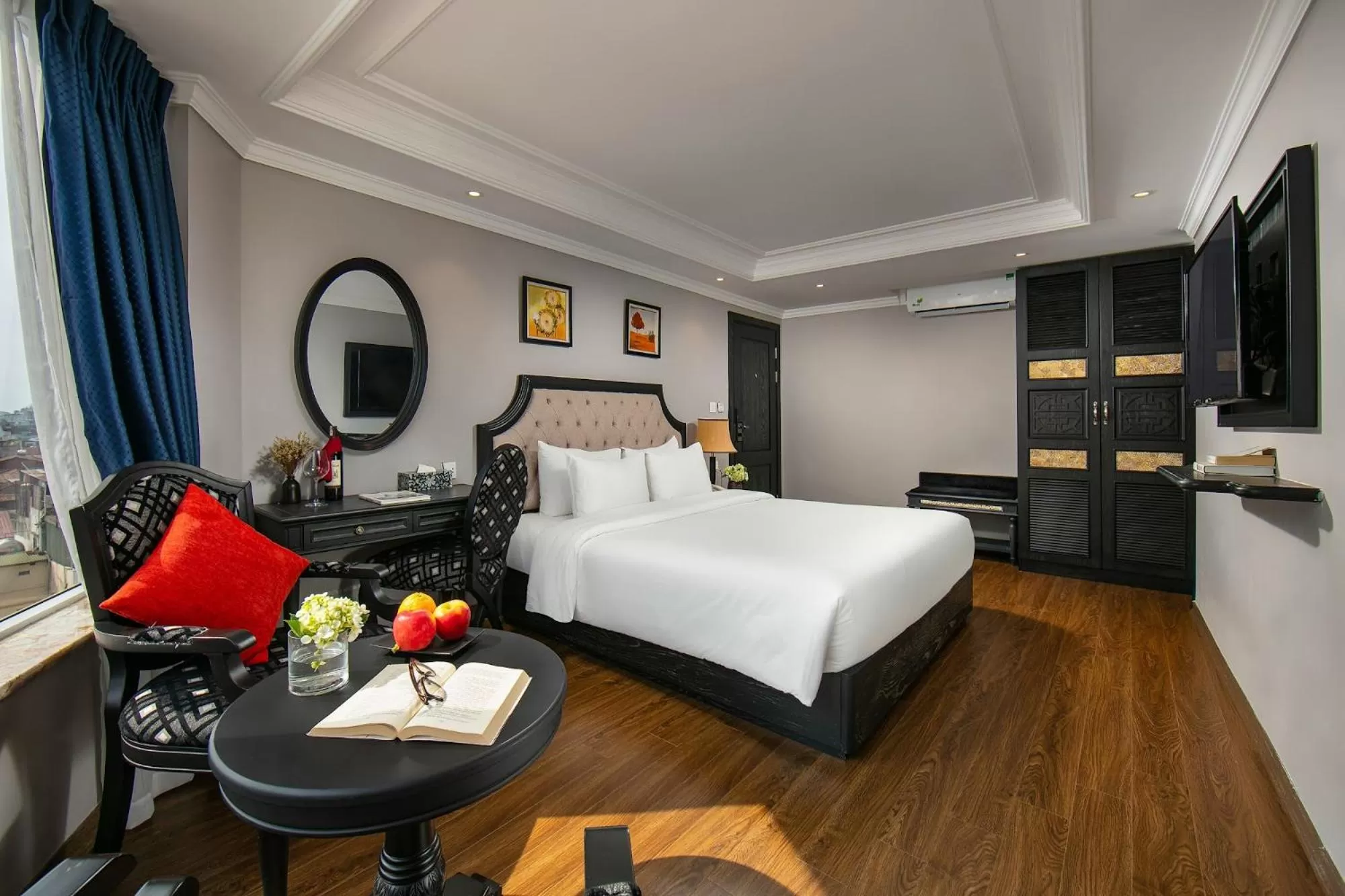 Photo of the whole room, Bed in Scent Premium Hotel