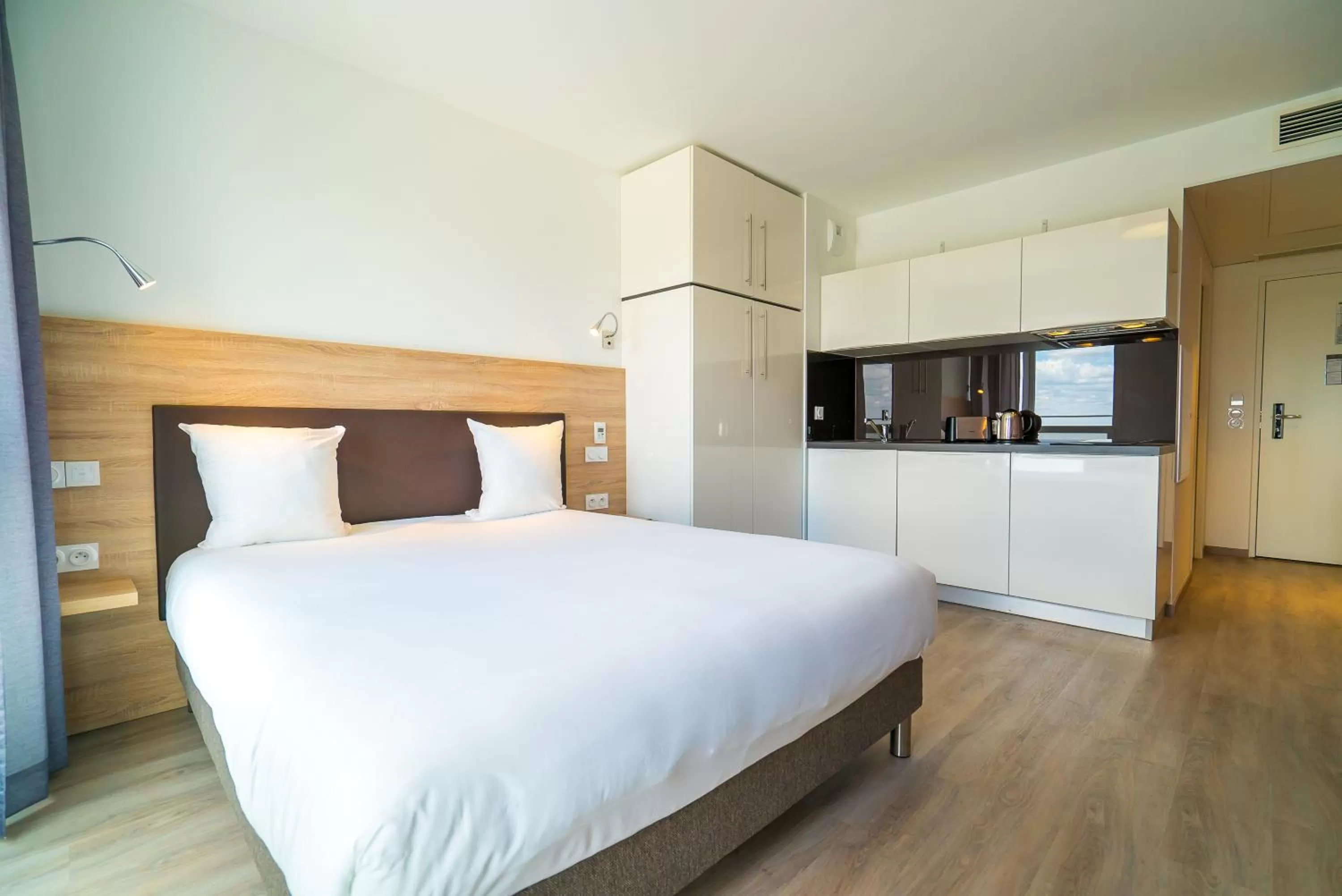 Comfort Studio with River View in All Suites Appart Hôtel - Choisy-le-Roi