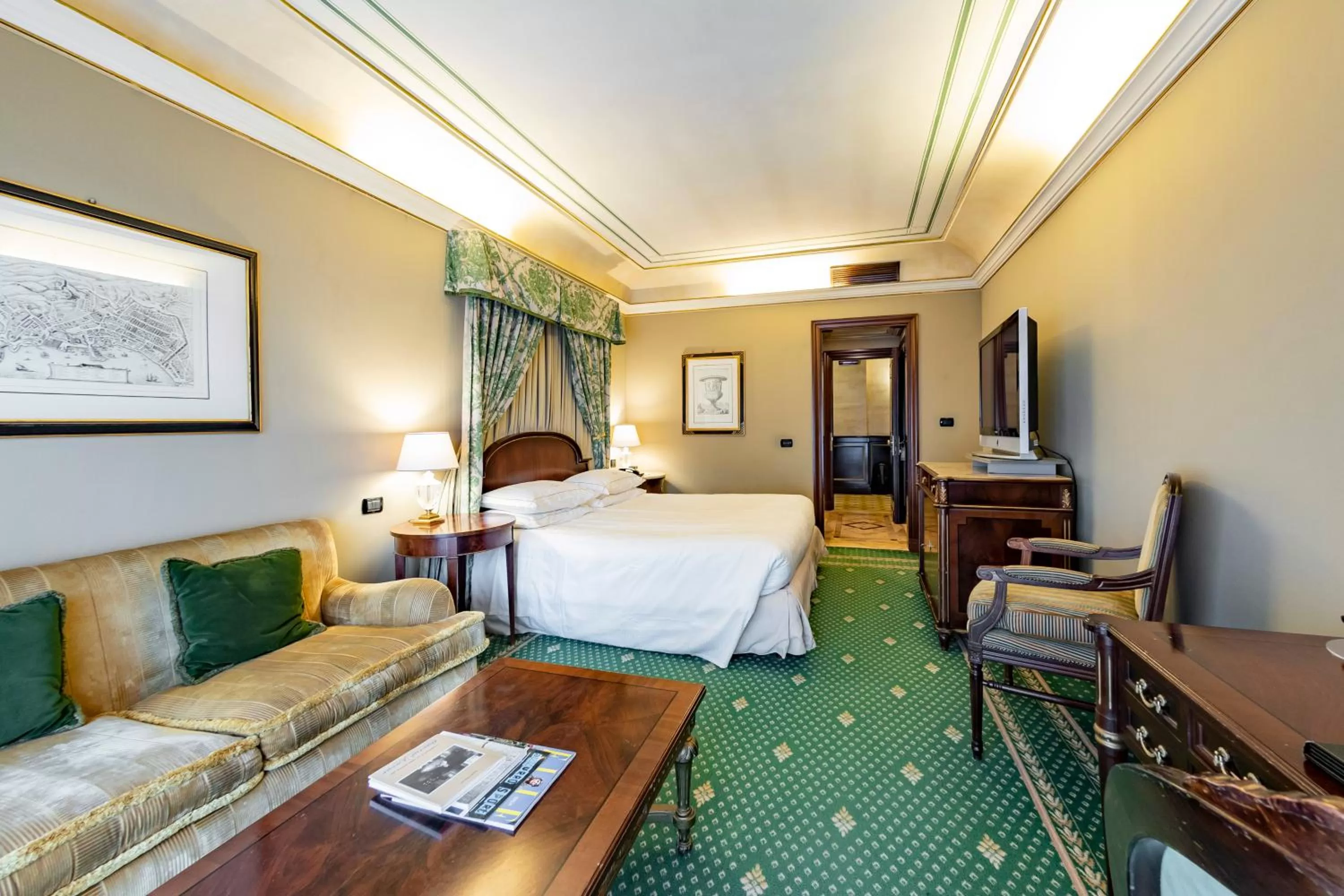 Photo of the whole room, Bed in River Chateau Hotel