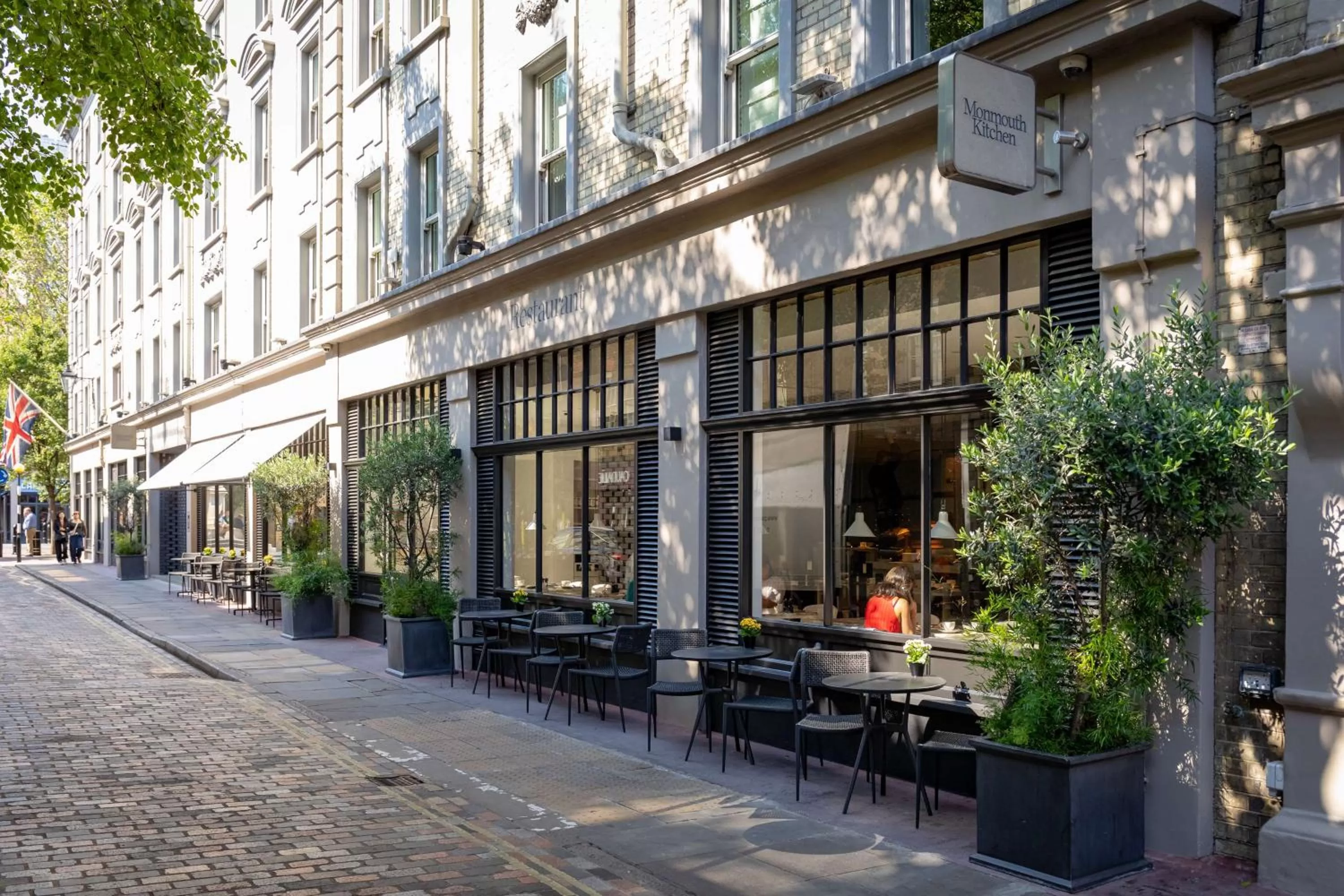 Restaurant/places to eat in Radisson Blu Hotel, London Mercer Street