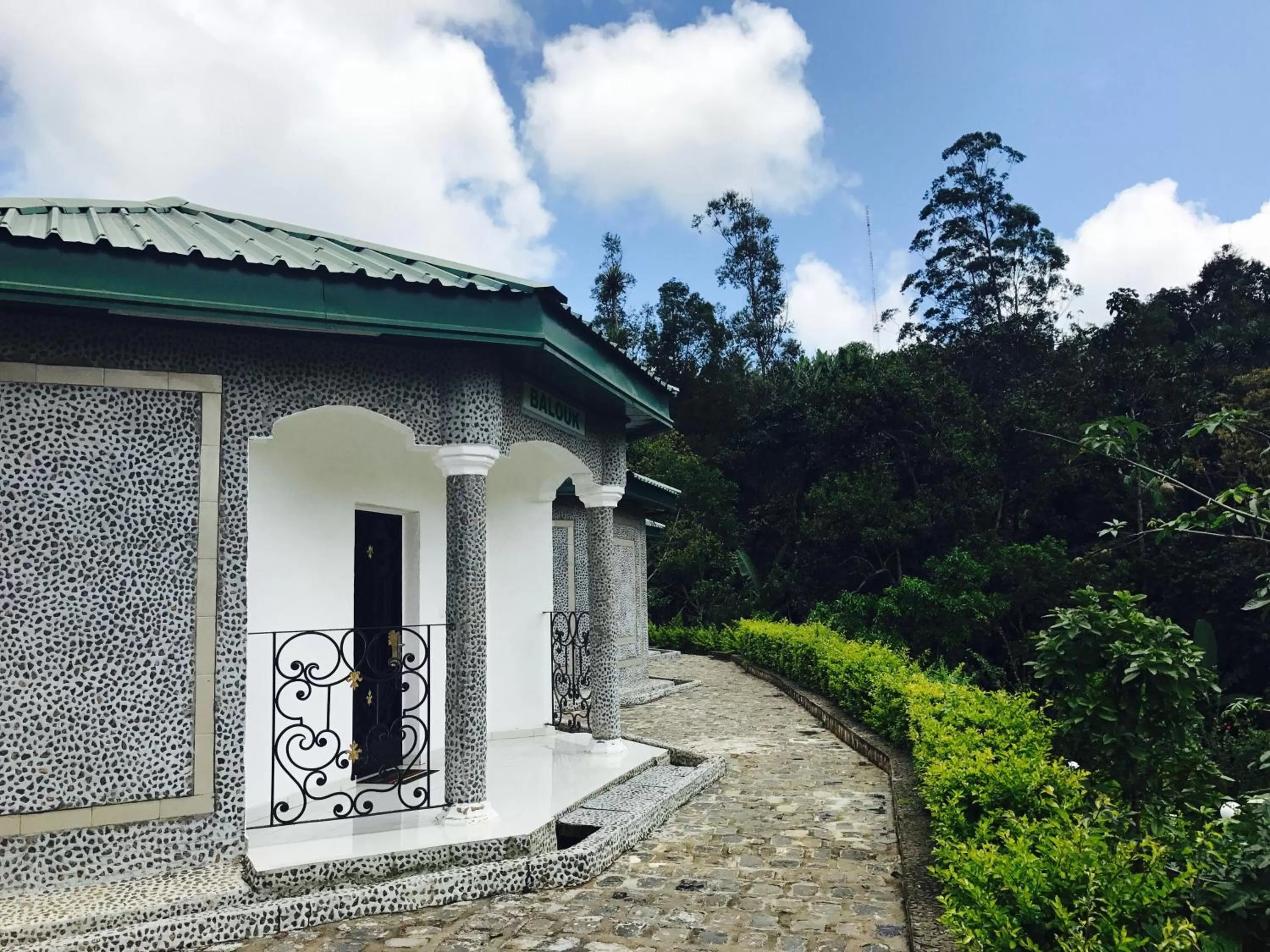 Property Building in La Vallée de Bana