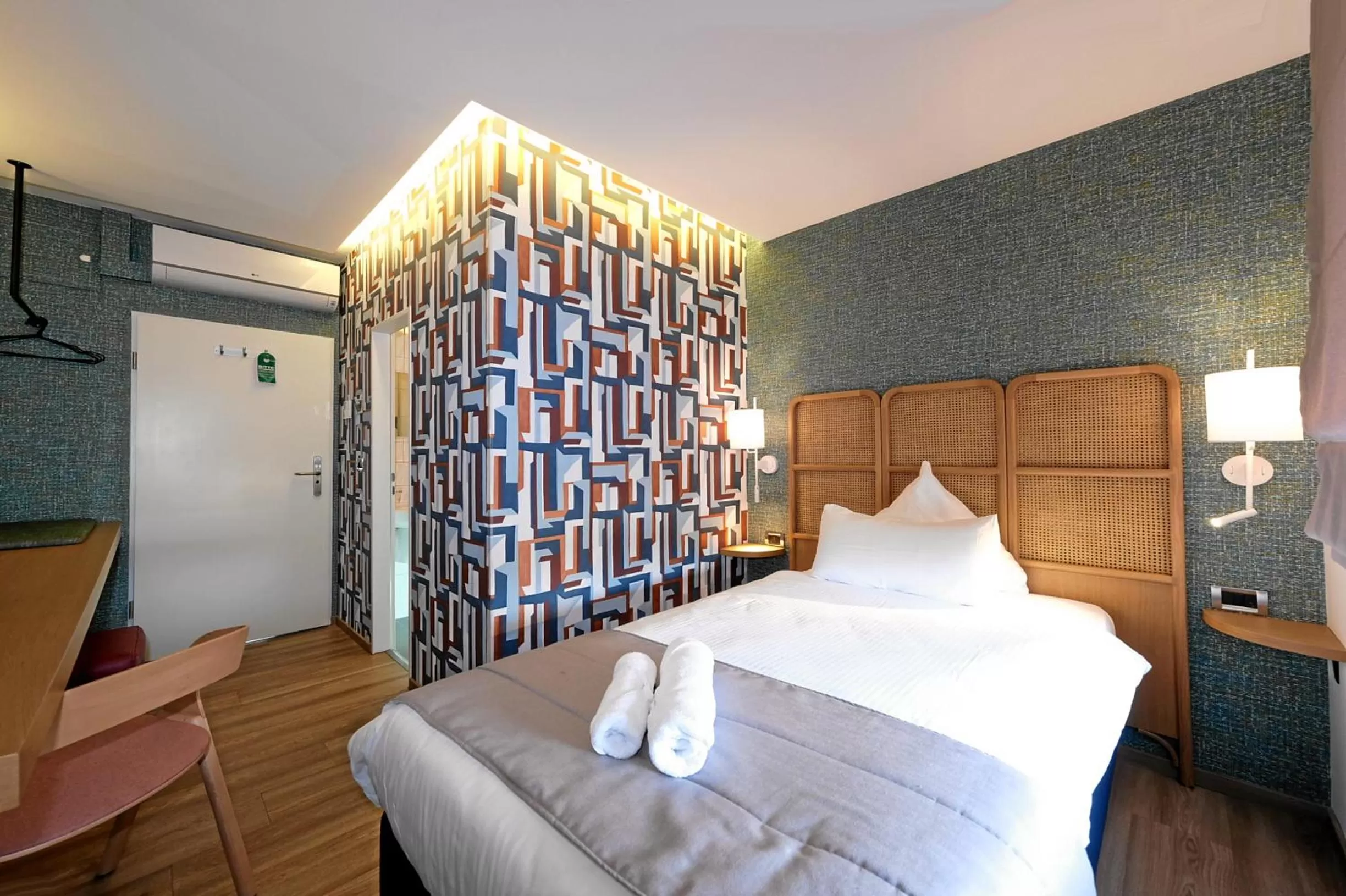 Photo of the whole room, Bed in Hotel-Restaurant Axion