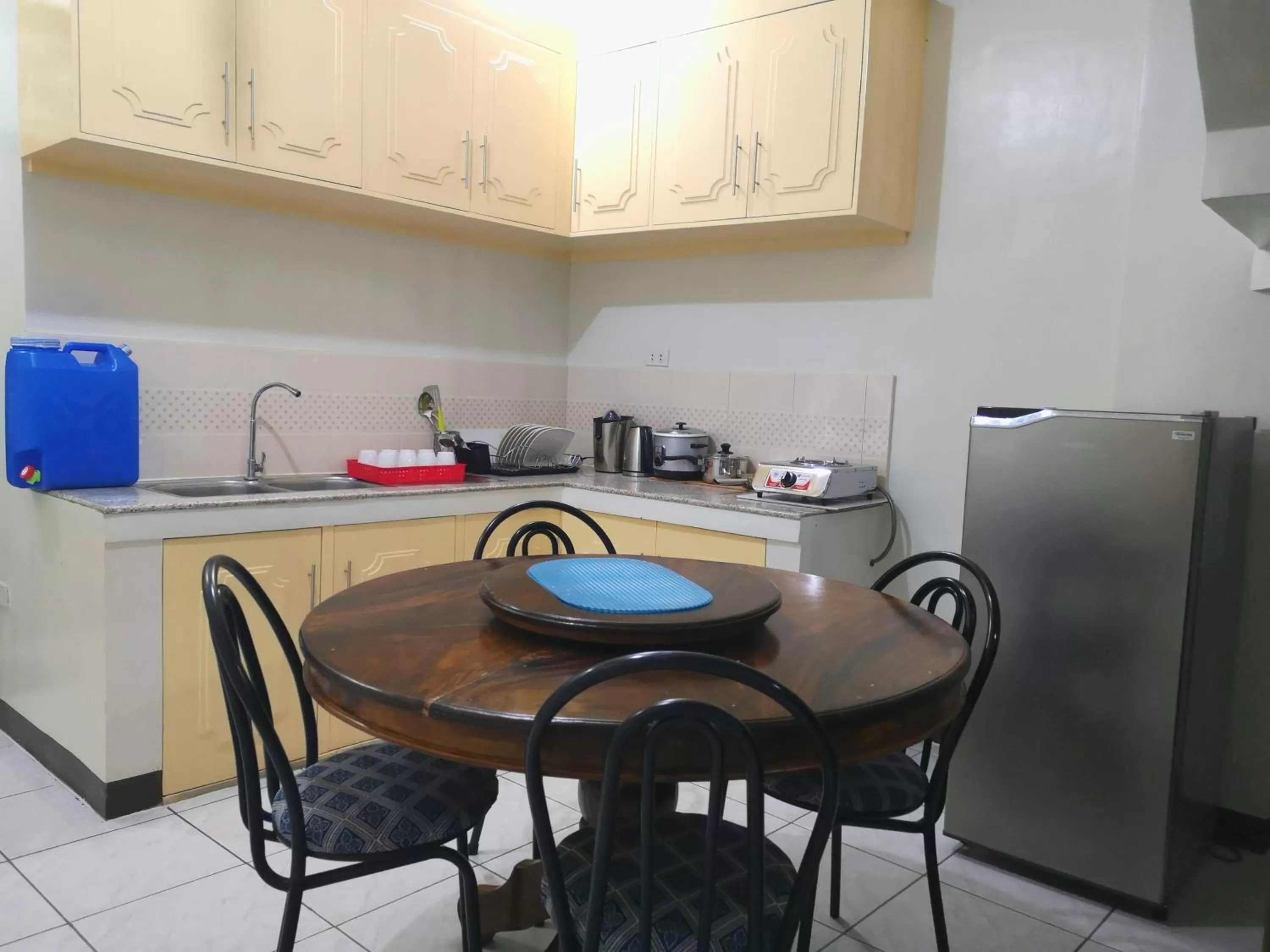 Kitchen or kitchenette in JDL Residences Hostel