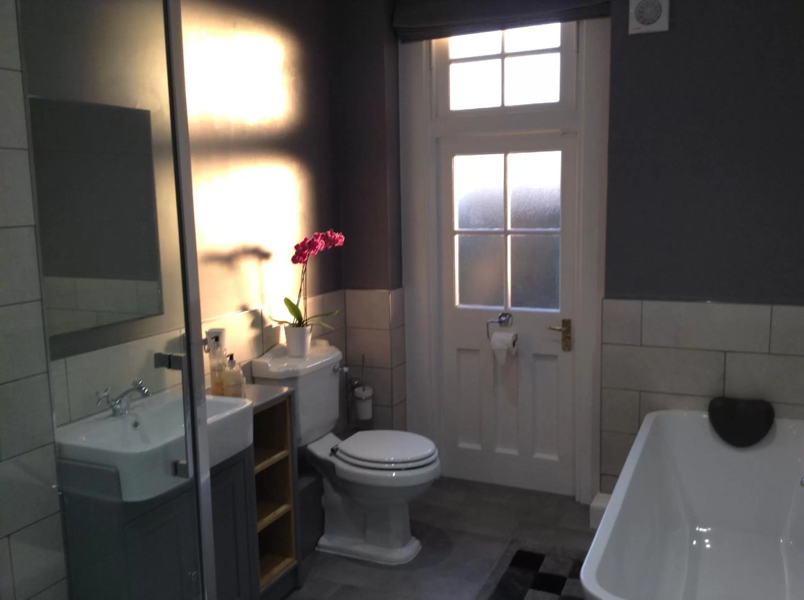 Shower in Saltcote Place