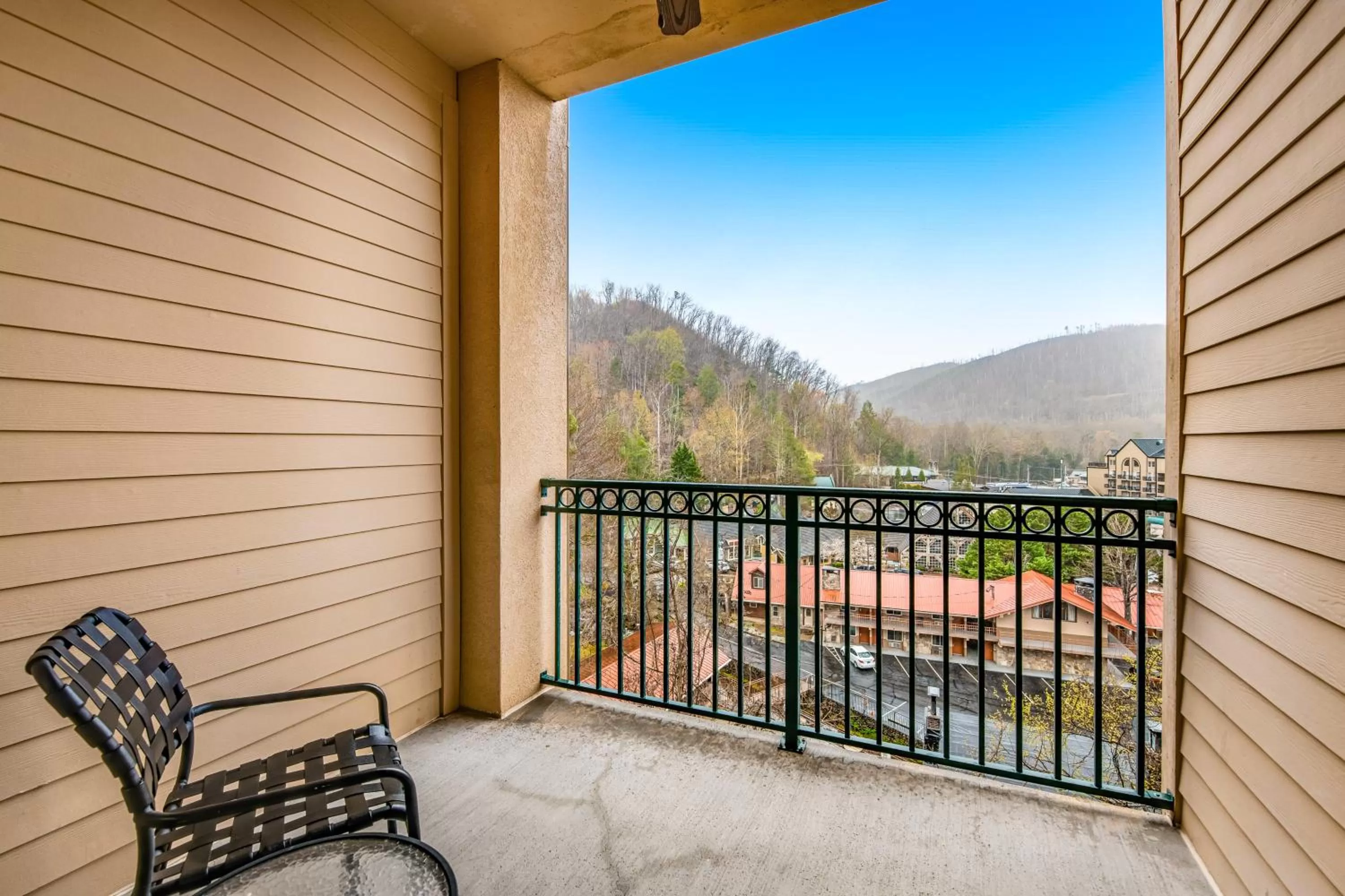 Balcony/Terrace in Summit Manor Condos Unit B3052