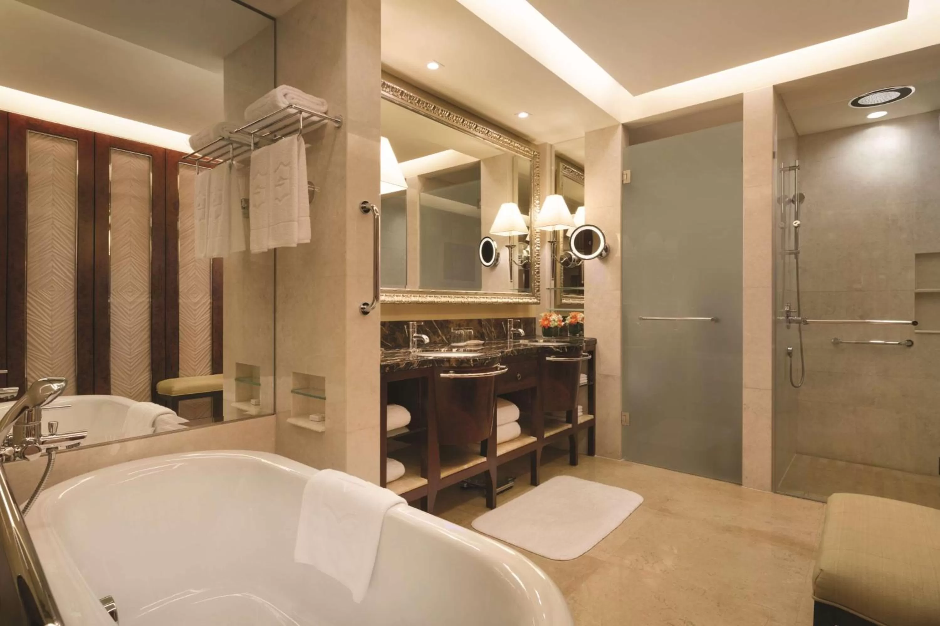 Bathroom in Shangri-La Qingdao