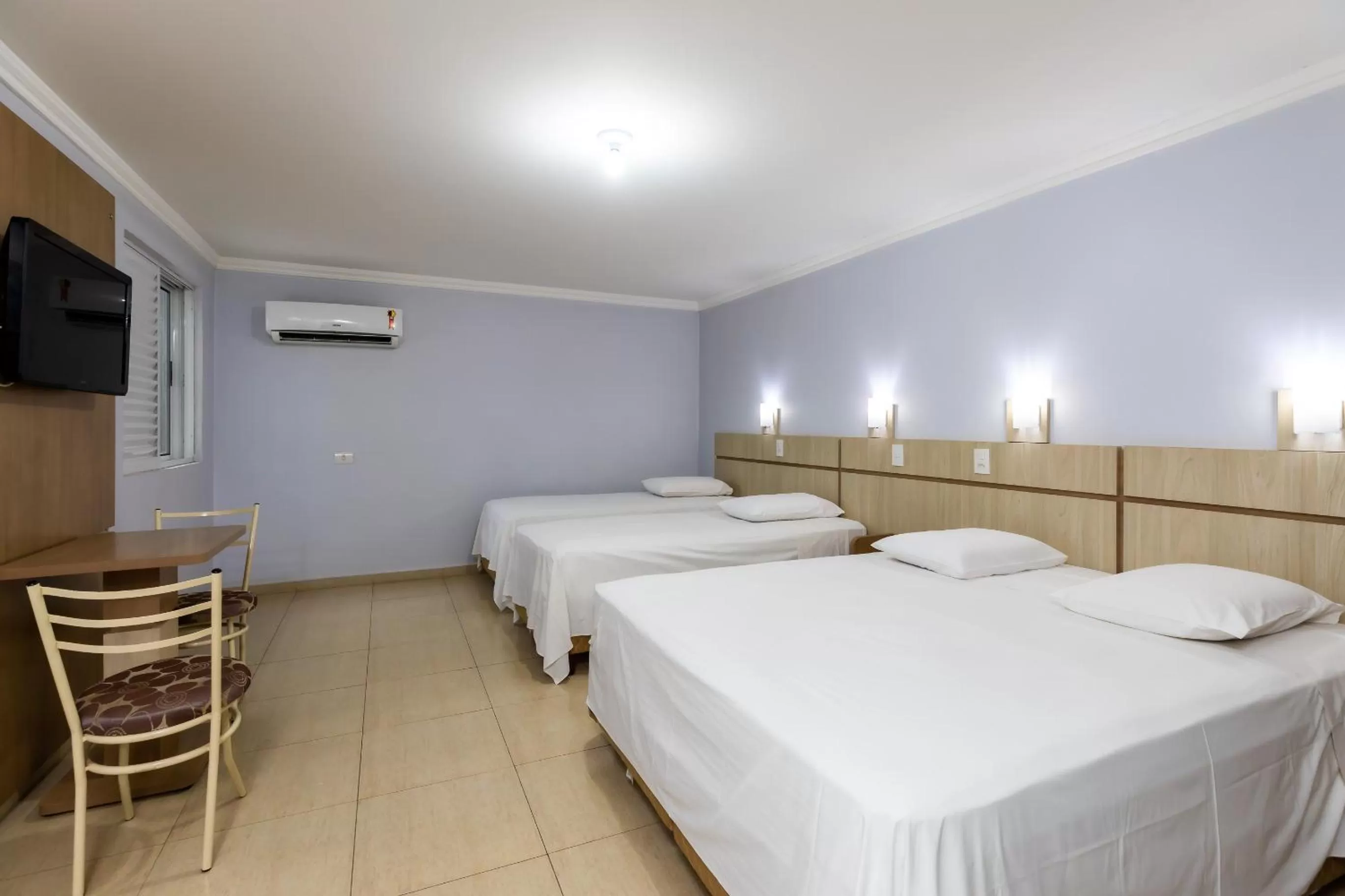 Bed in Hotel Baviera Iguassu