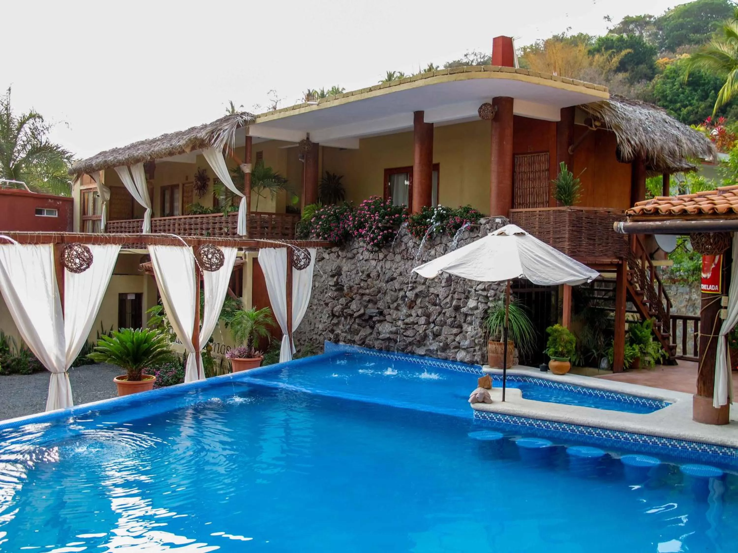 Patio, Property Building in Hotel Villas Las Azucenas