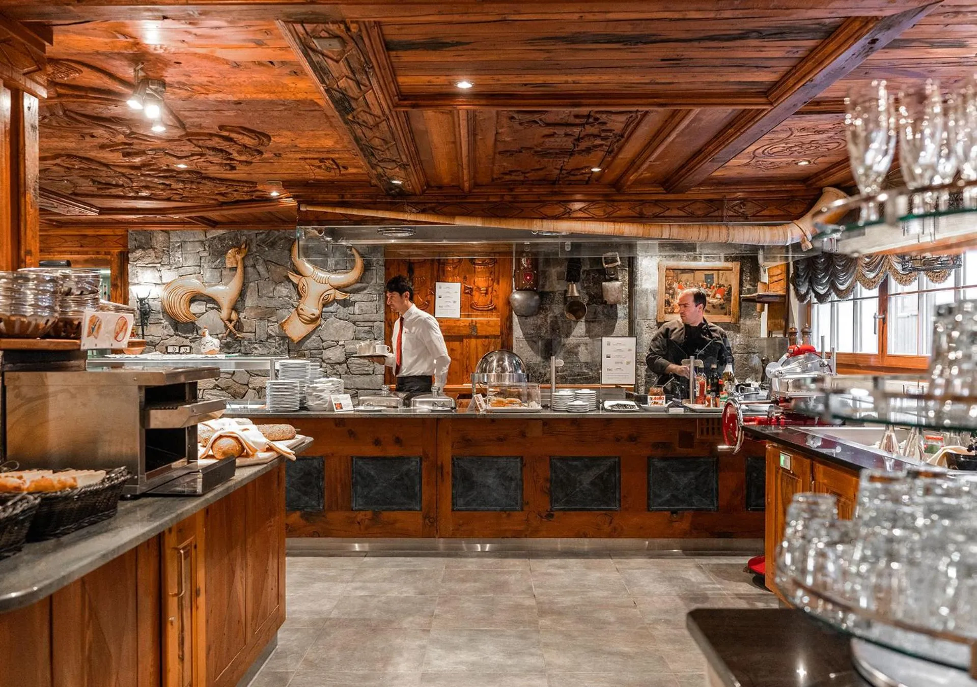 Food and drinks in Resort Hotel Alex Zermatt