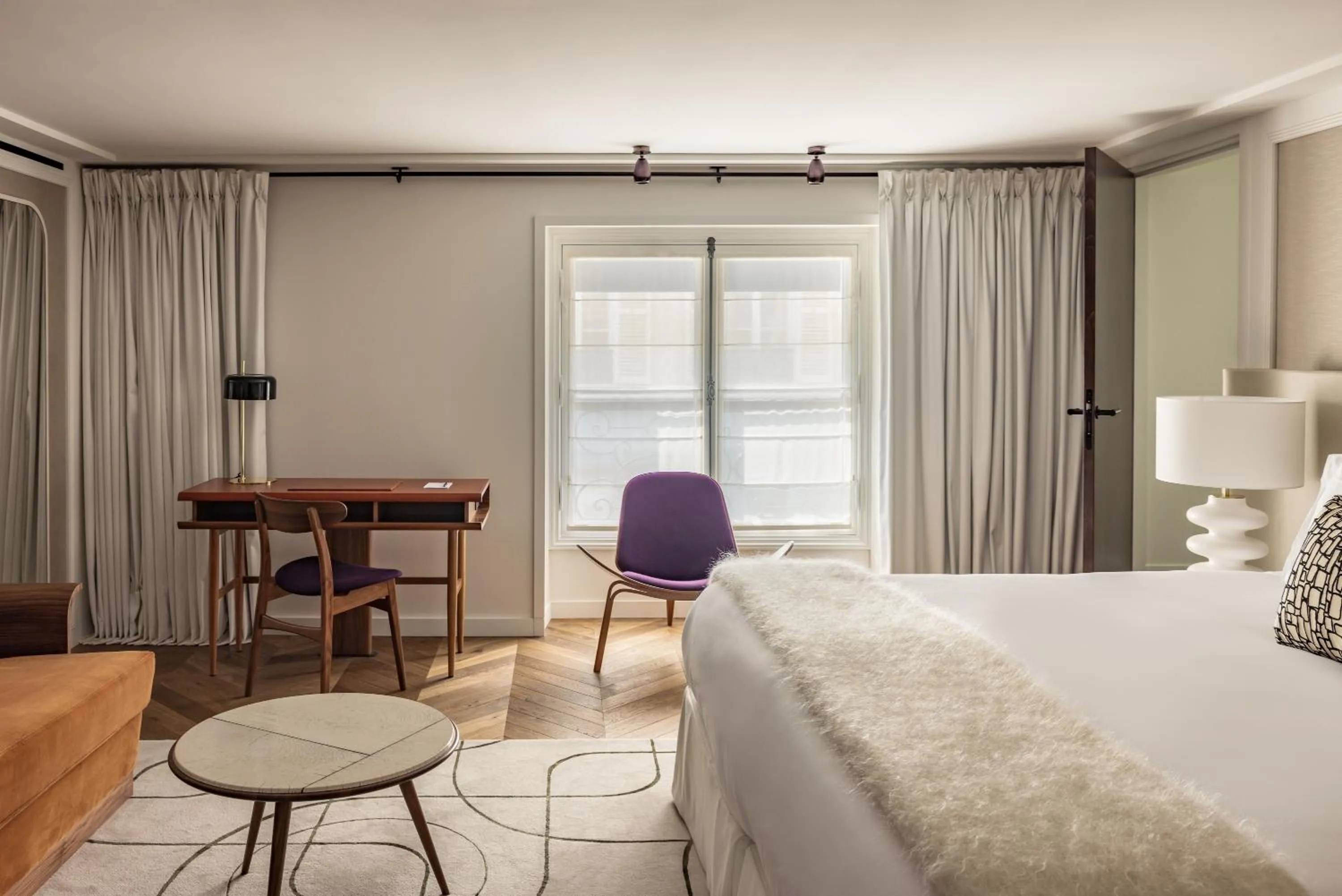 Photo of the whole room, Bed in Pavillon Faubourg Saint-Germain & Spa