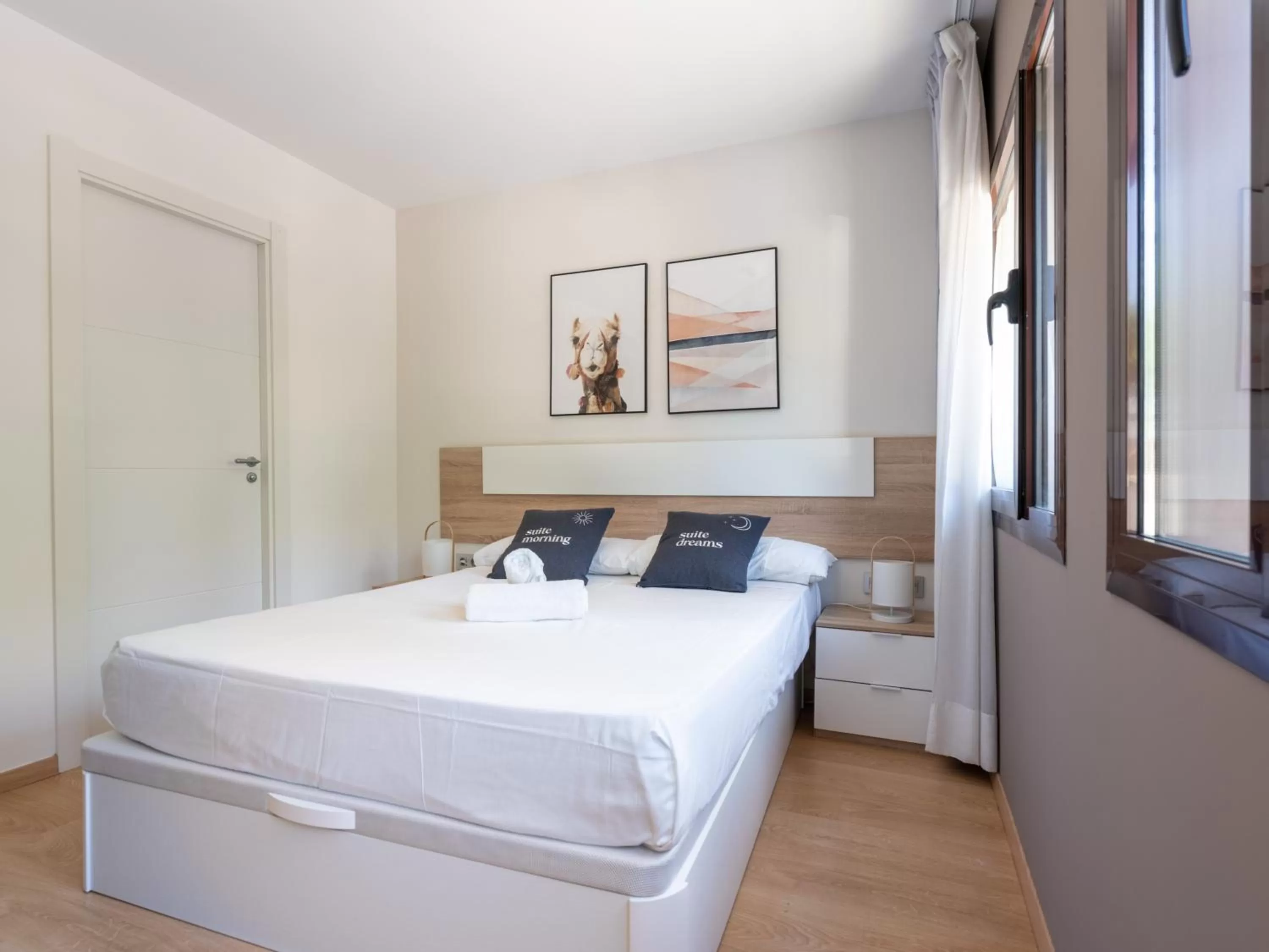 Bed in Limehome Barcelona Carrer de Fontcoberta - Digital Access