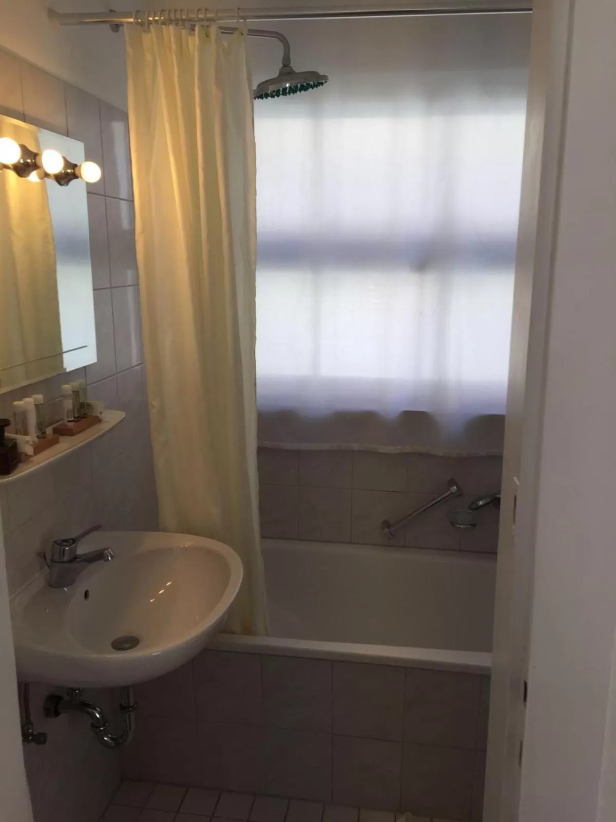 Bathroom in Hotel Strandcafé Dischinger