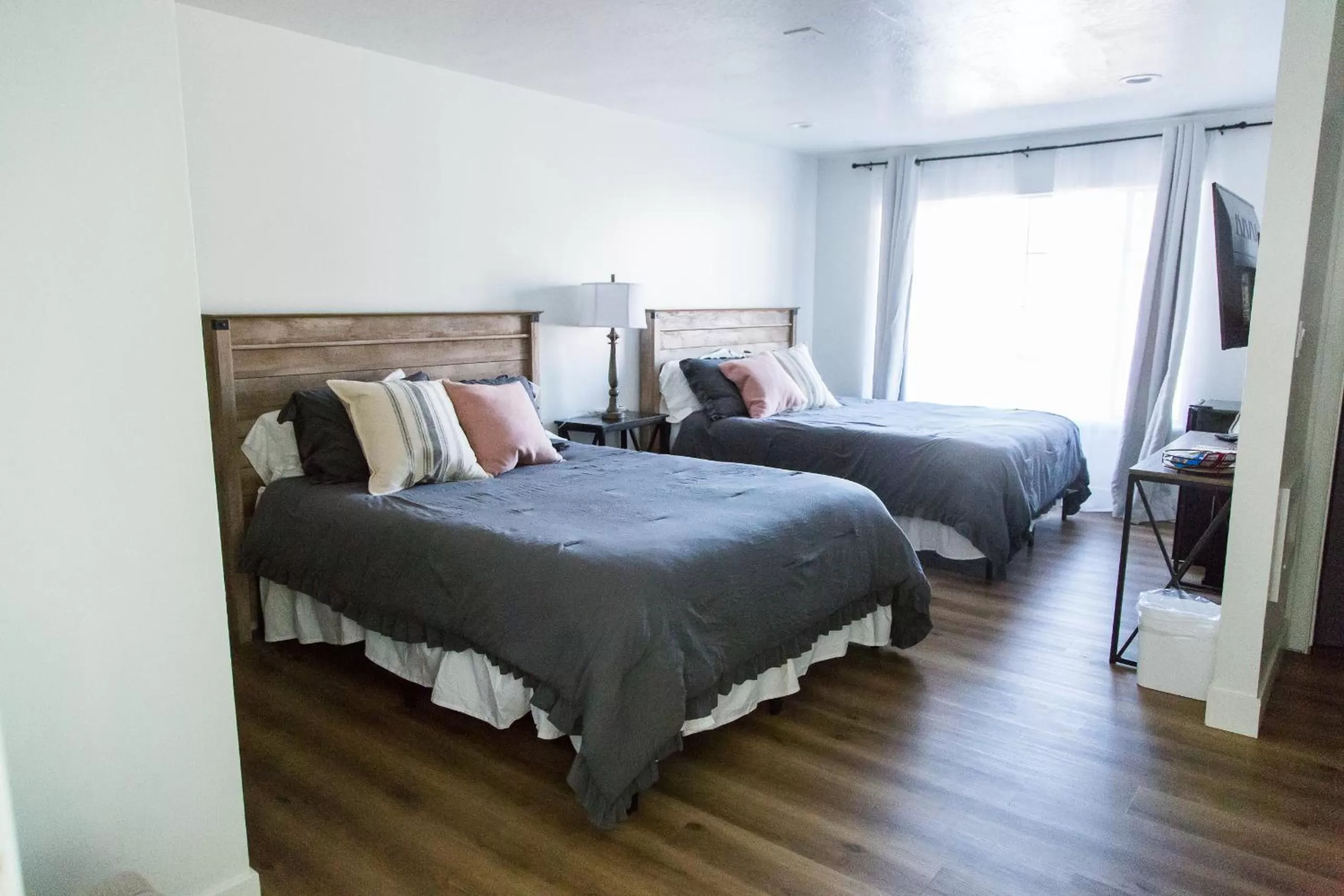 Quadruple Room with Shower in Happy Trails BnB