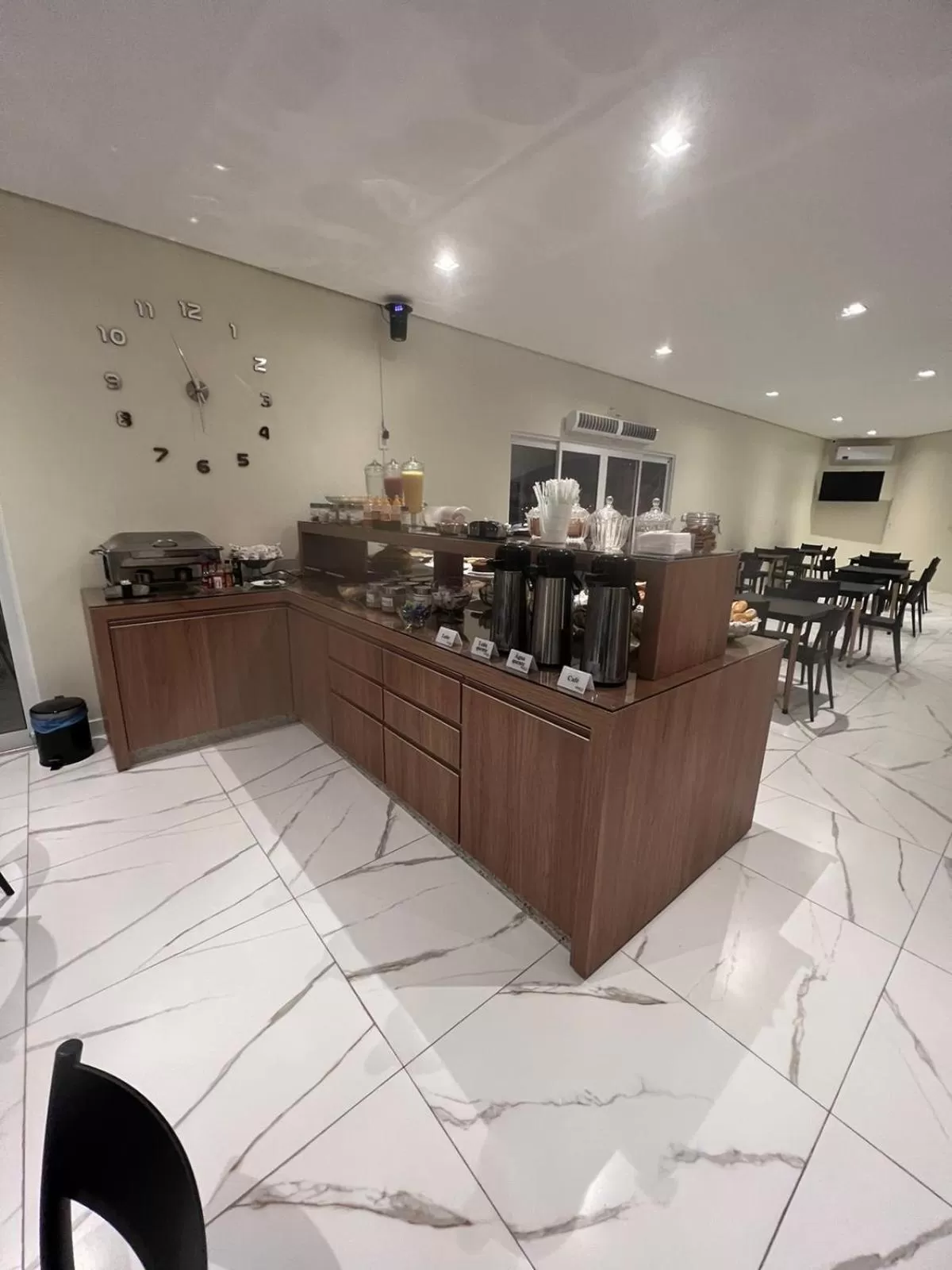 Restaurant/Places to Eat in Rametta Hotel